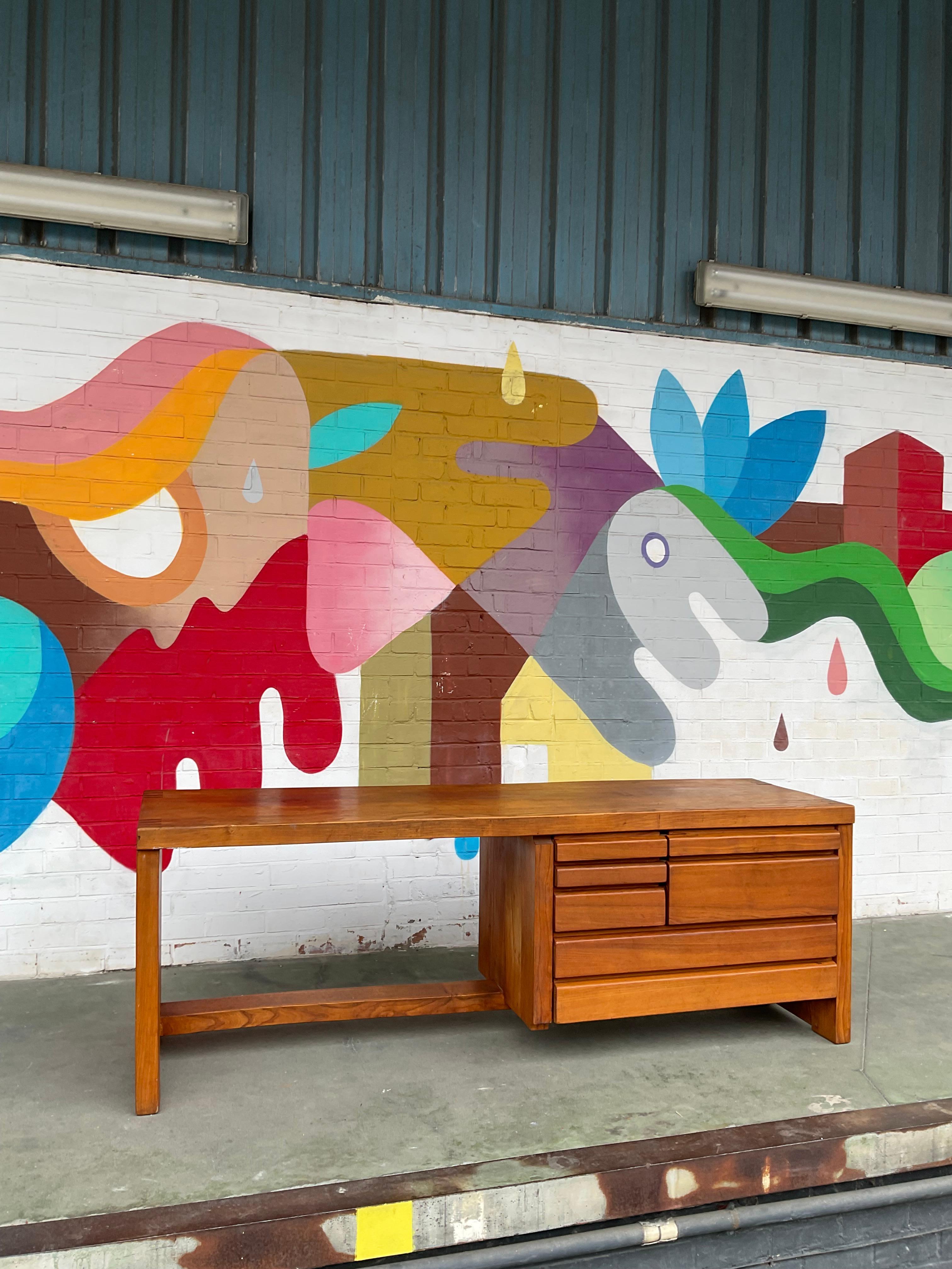 Mid-Century Modern R05 Un bureau par Pierre Chapo en vente