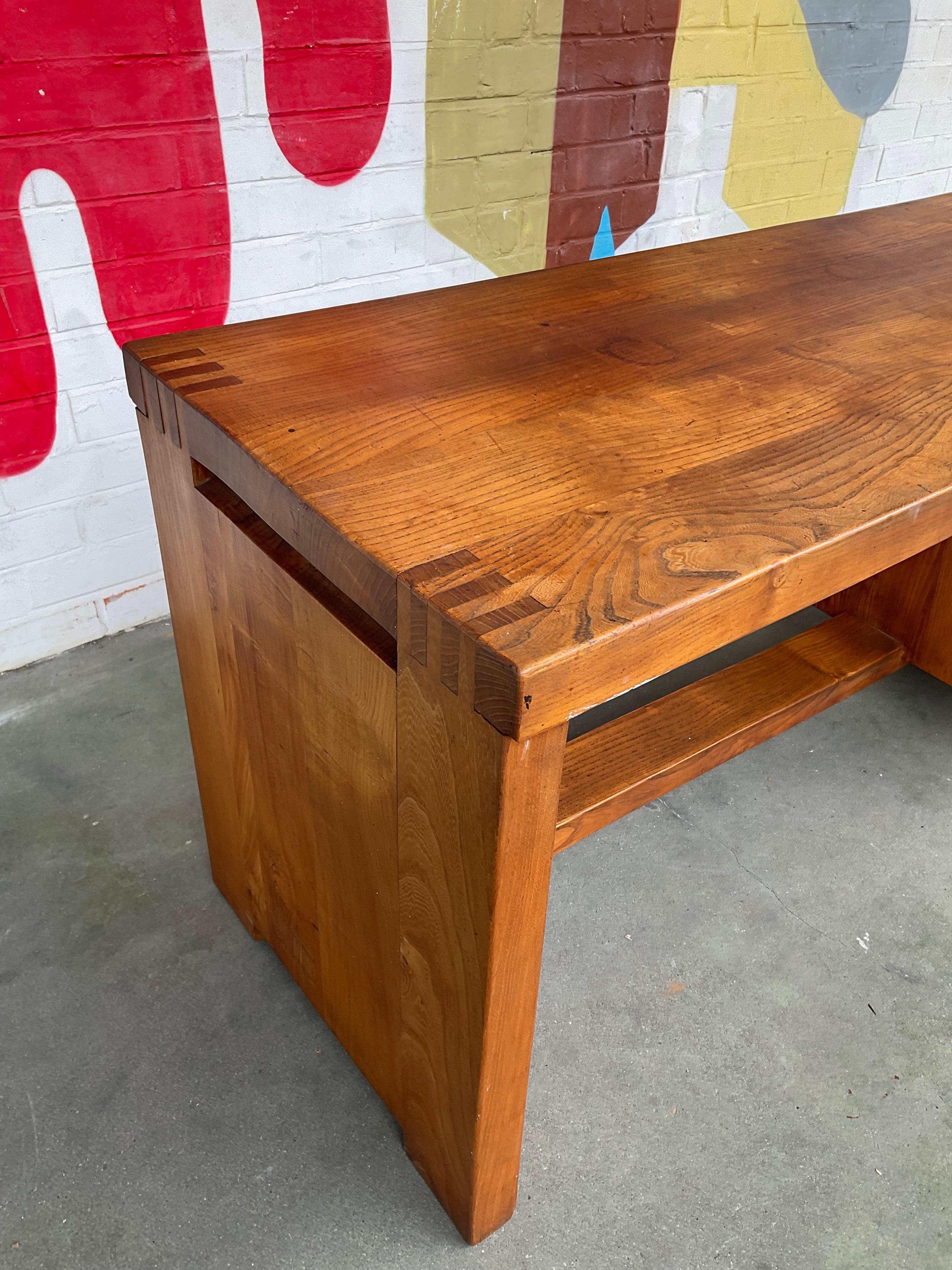 R05 Un bureau par Pierre Chapo Bon état - En vente à SAINT-OUEN-SUR-SEINE, FR