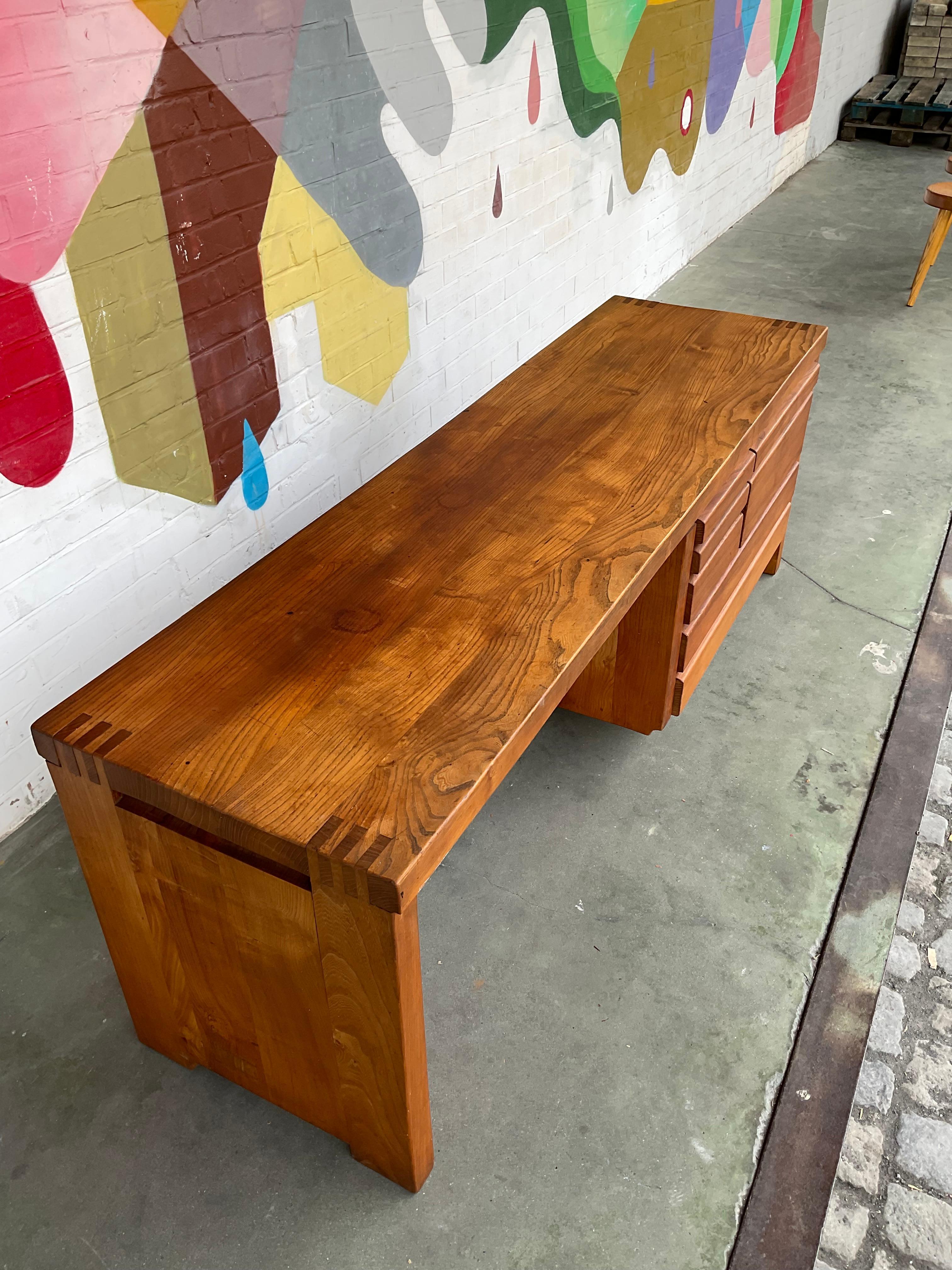 R05 Un bureau par Pierre Chapo en vente 2