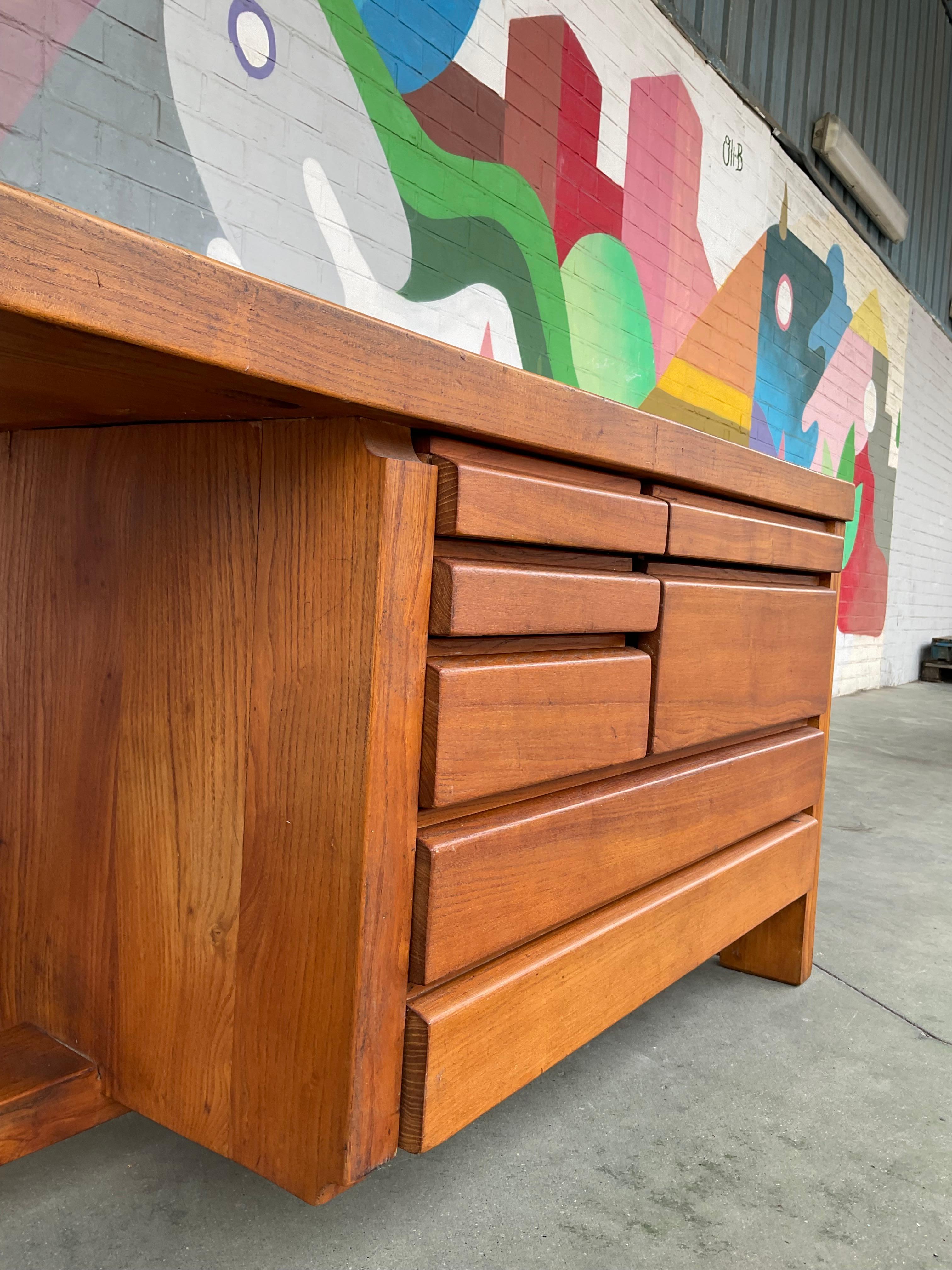 R05 Un bureau par Pierre Chapo en vente 3