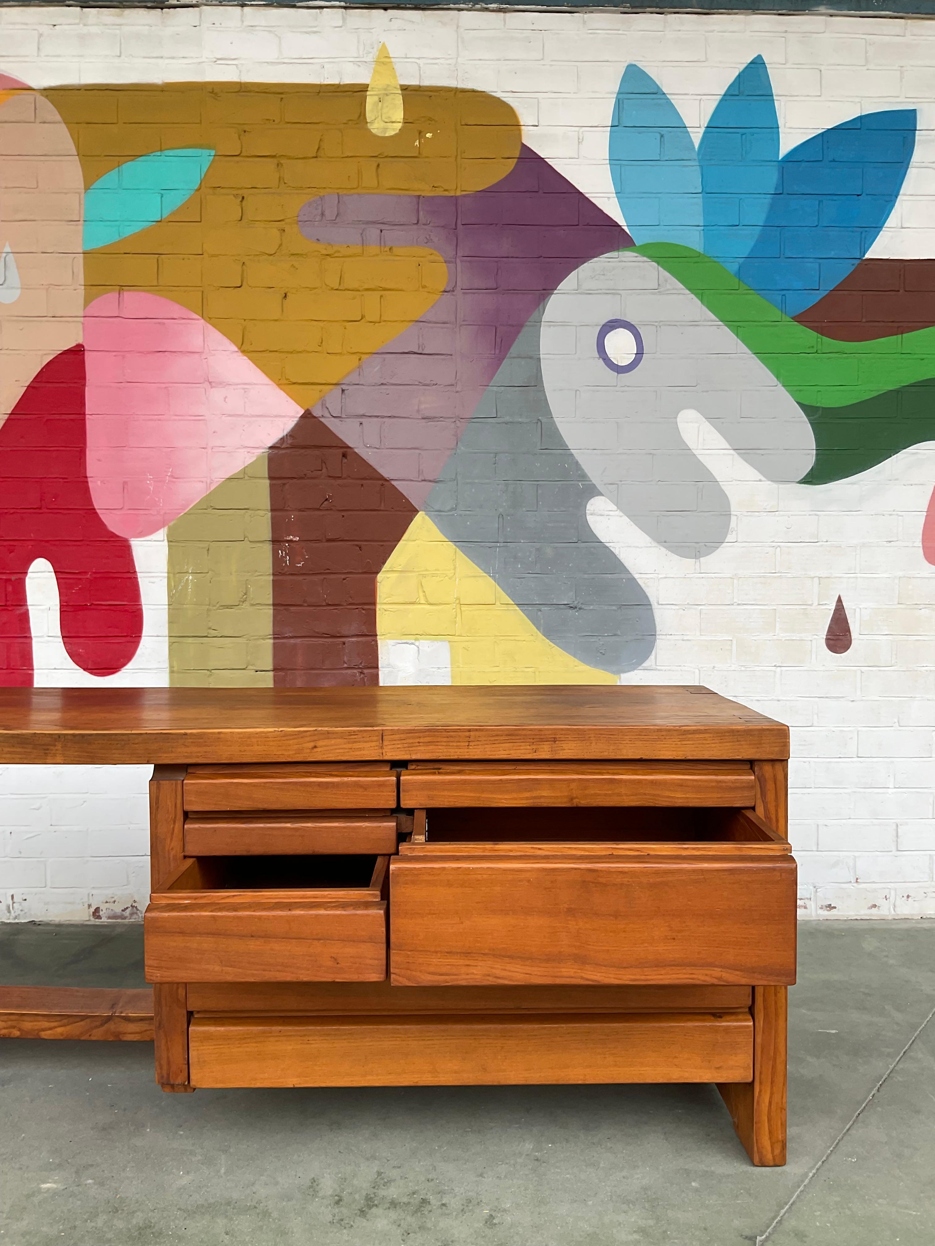 R05 Un bureau par Pierre Chapo en vente 5