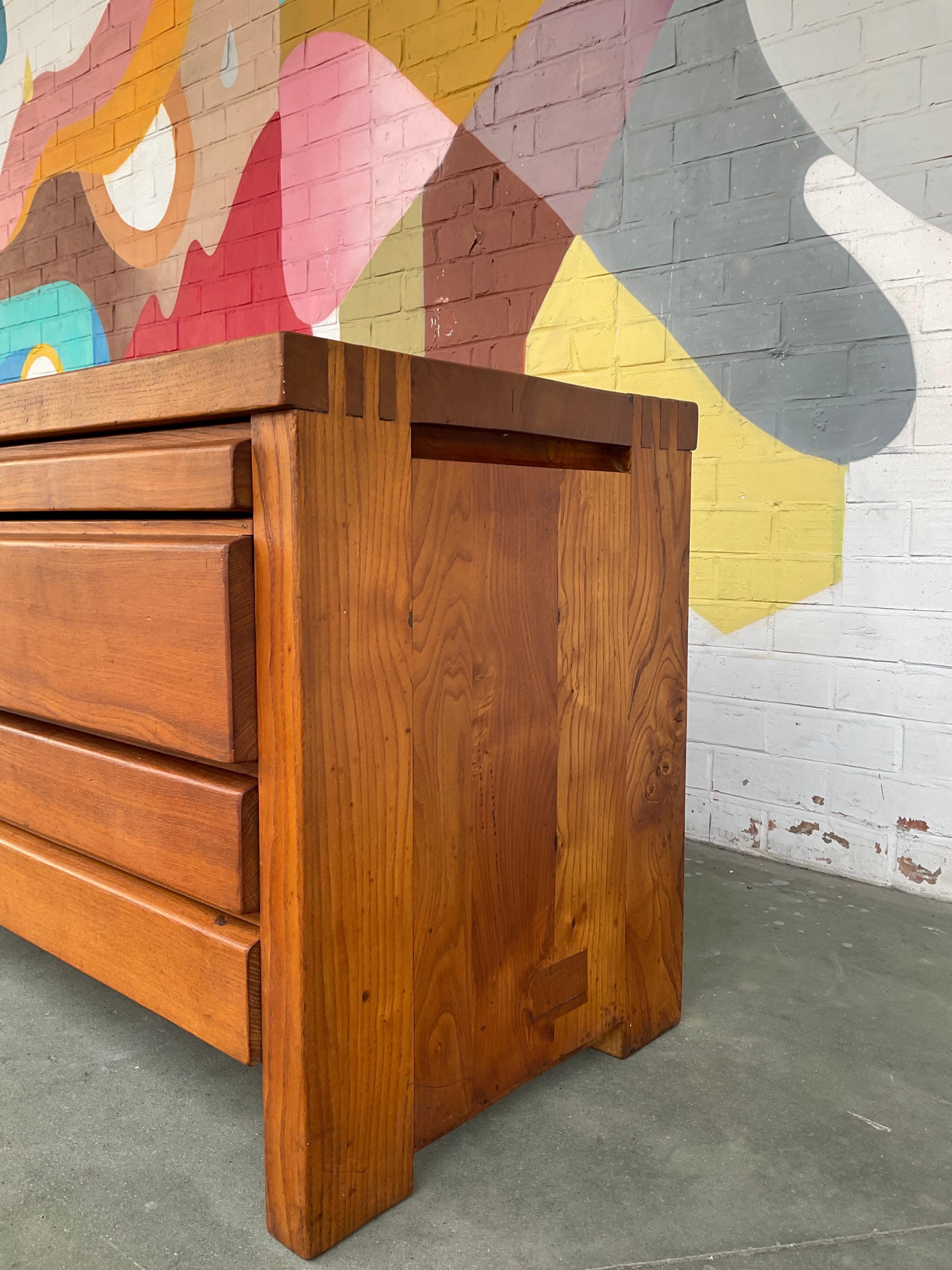 R05 Un bureau par Pierre Chapo en vente 7