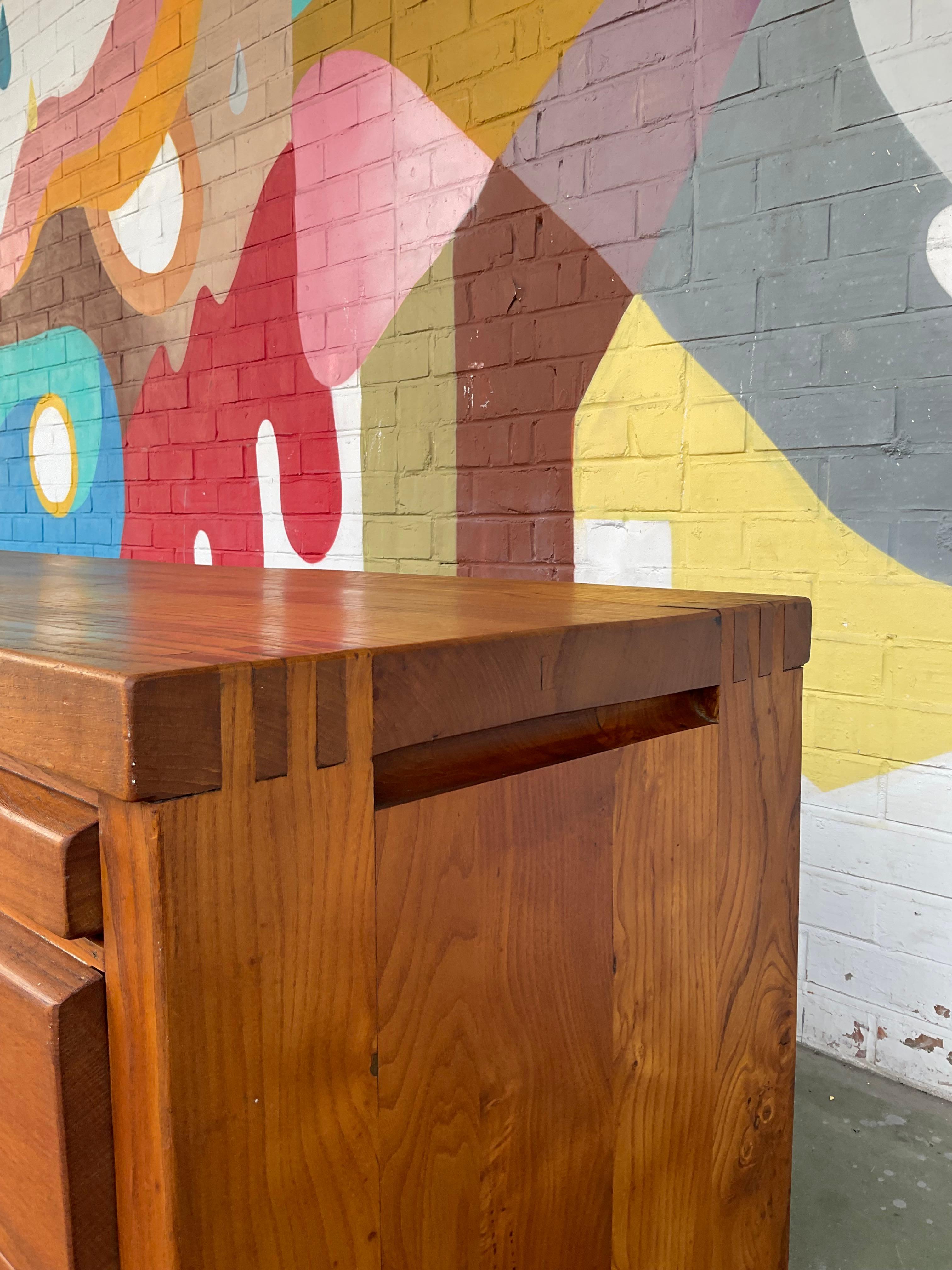 R05 Un bureau par Pierre Chapo en vente 8
