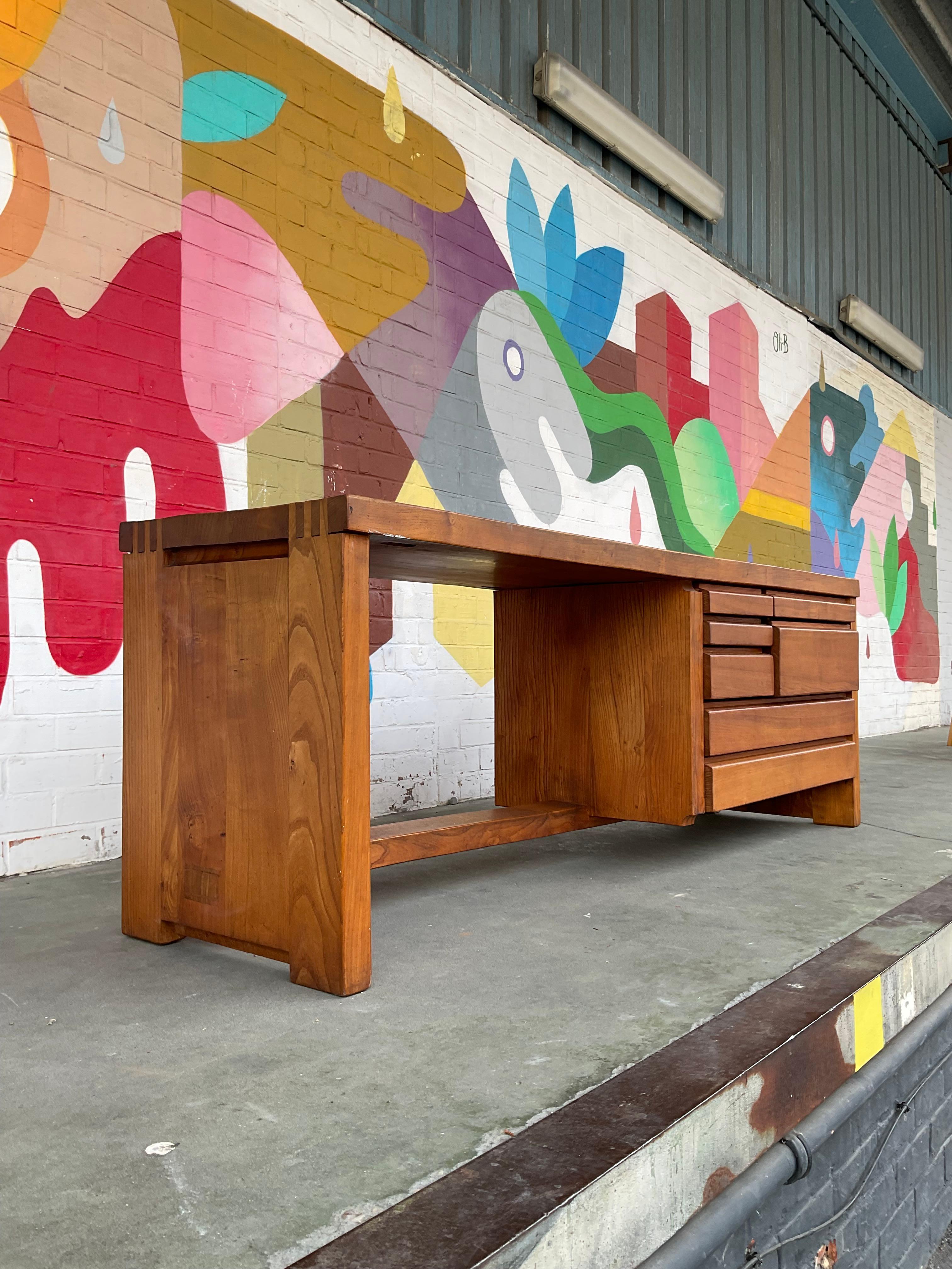 R05 Un bureau par Pierre Chapo en vente 10