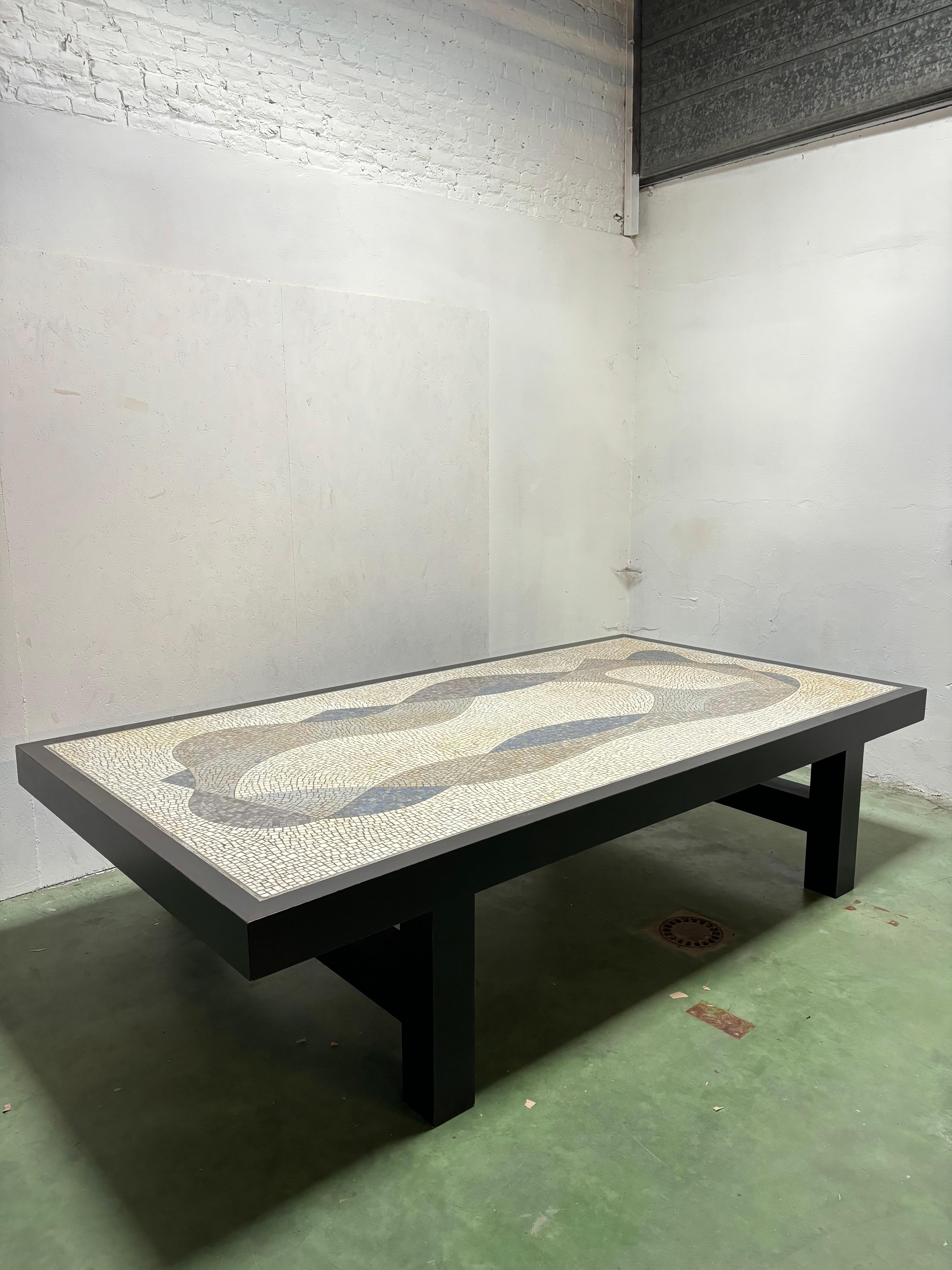 Brazilian Gorgeous and impressive dining table by Joaquim Tenreiro For Sale