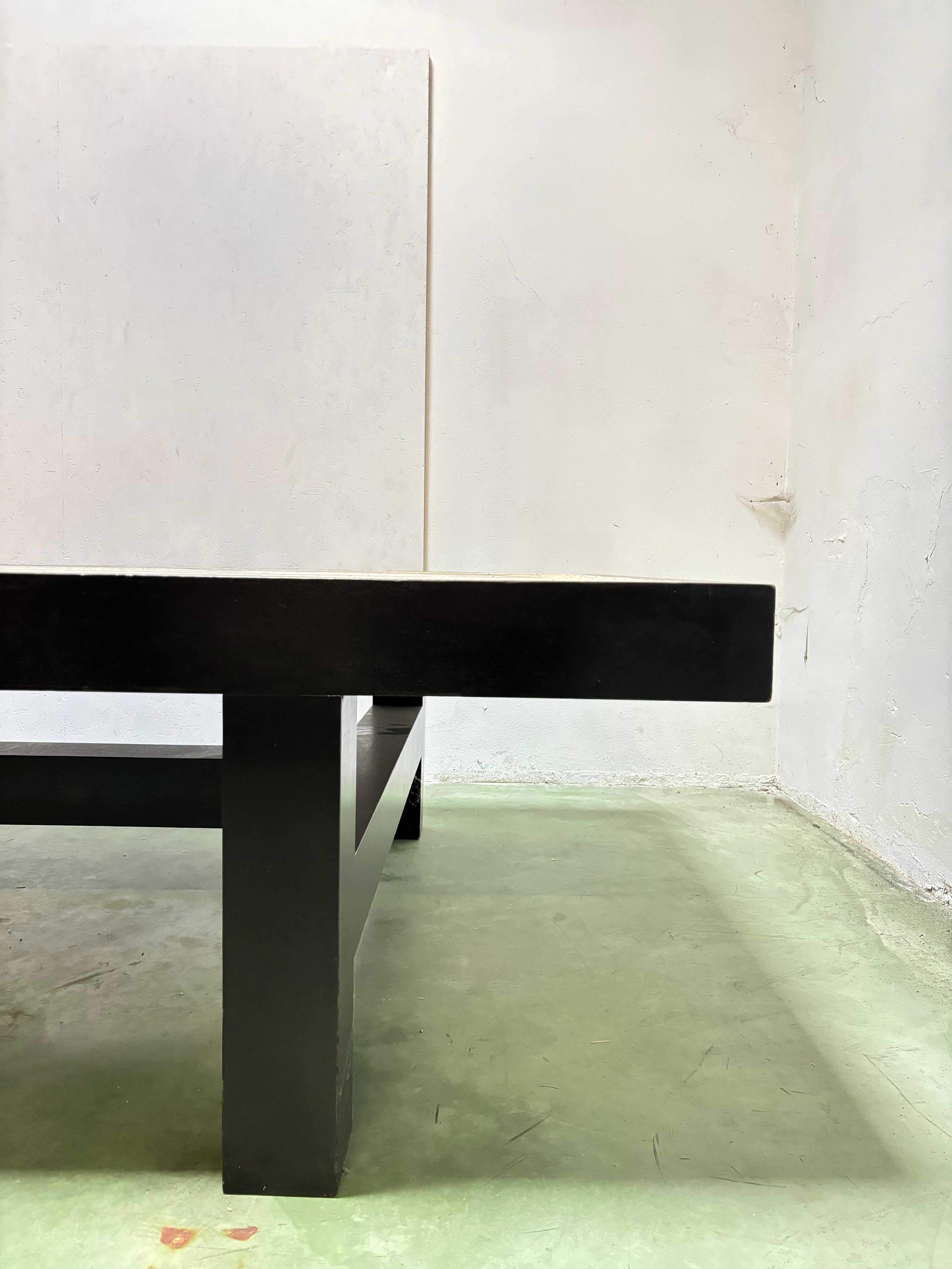 Gorgeous and impressive dining table by Joaquim Tenreiro For Sale 5