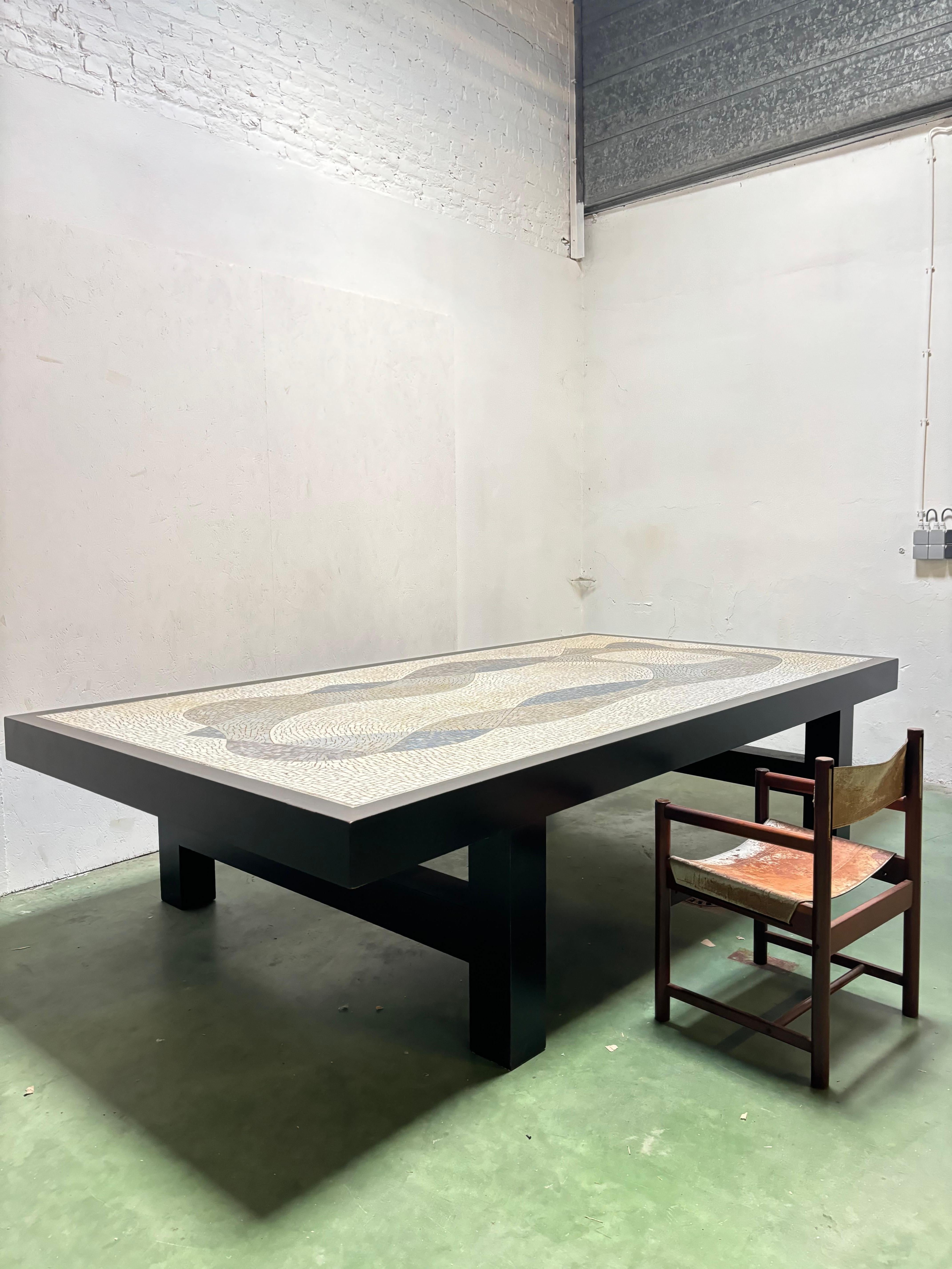 Gorgeous and impressive dining table by Joaquim Tenreiro For Sale 11