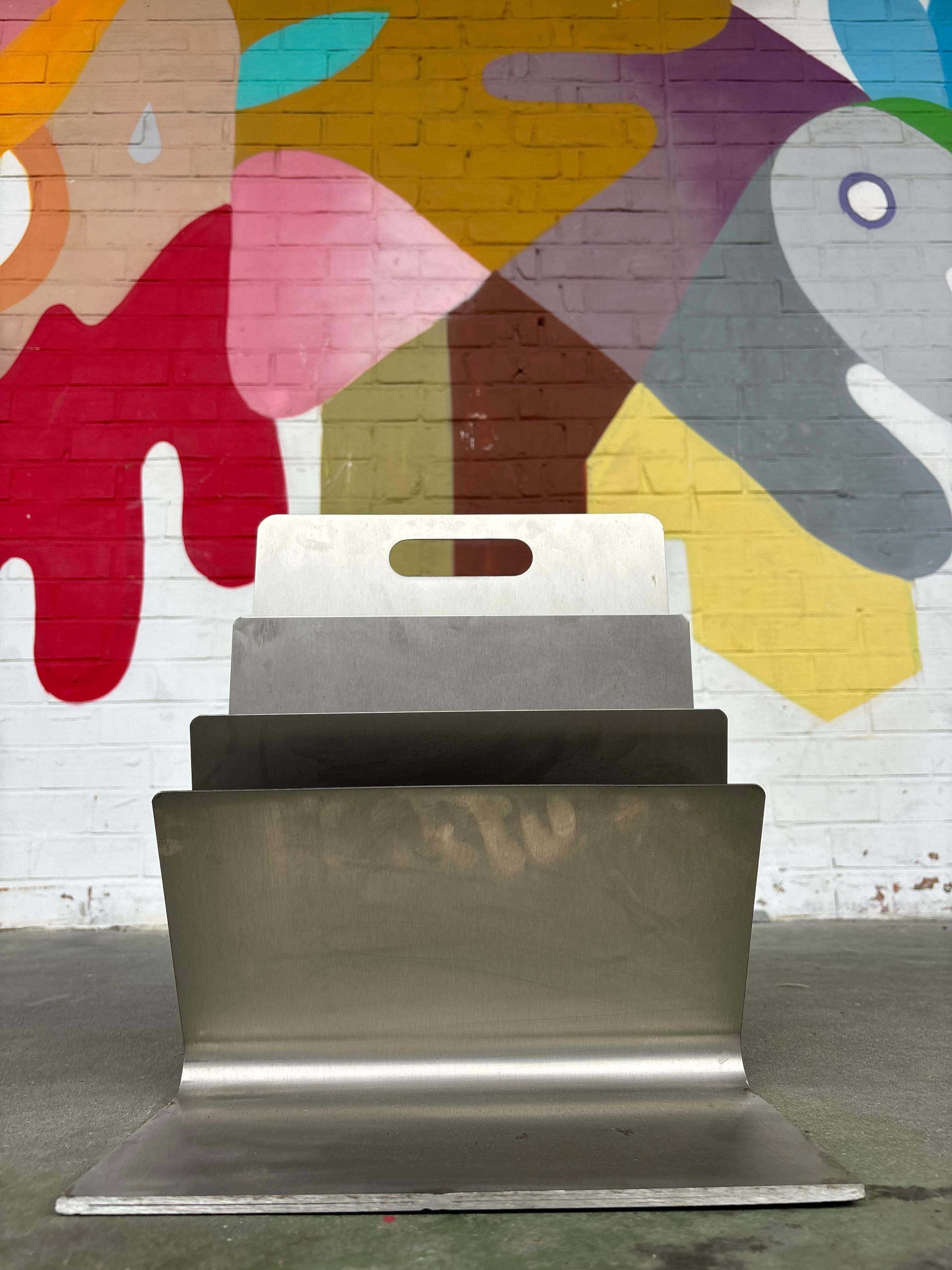 Magazine rack by Xavier Féal For Sale 5
