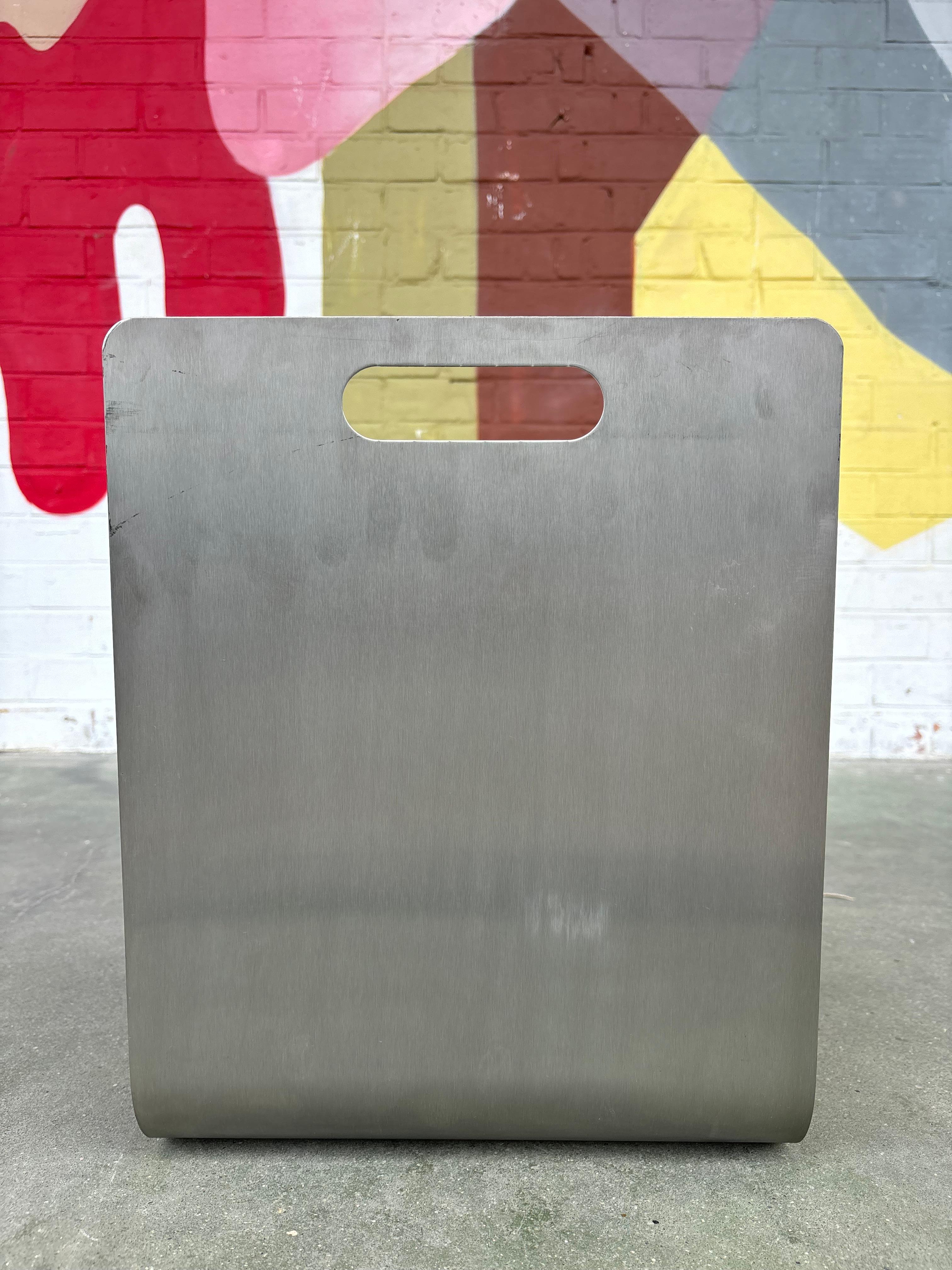 Magazine rack by Xavier Féal For Sale 3