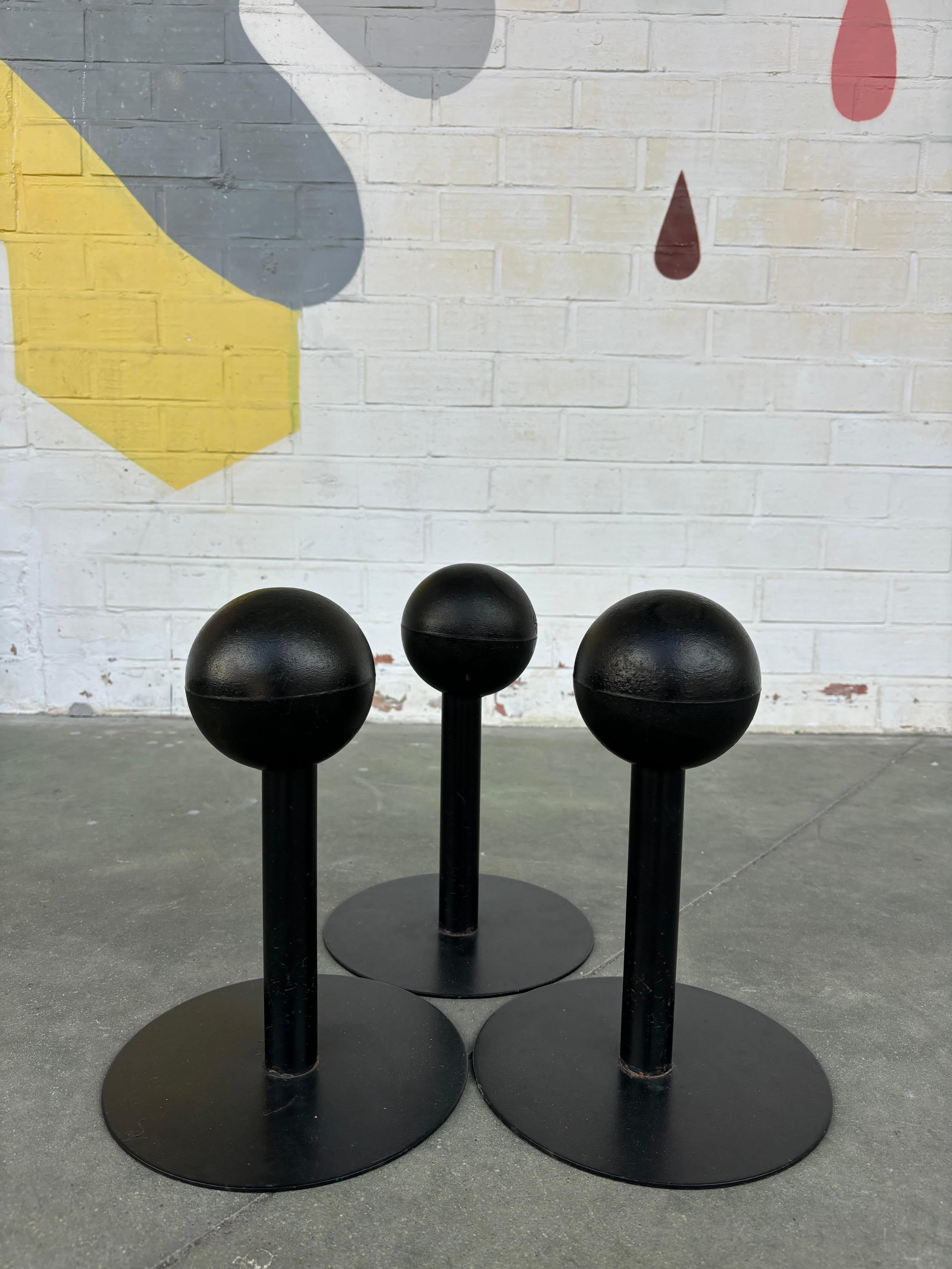 Table basse jeune Phillips par Phillipe Starck en vente 10