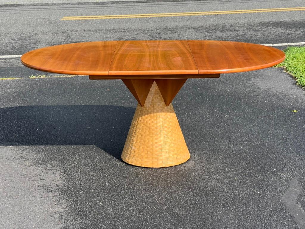 Vintage Italian Modern Dining Table on Rattan Base by Pierantonio Bonacina For Sale 5