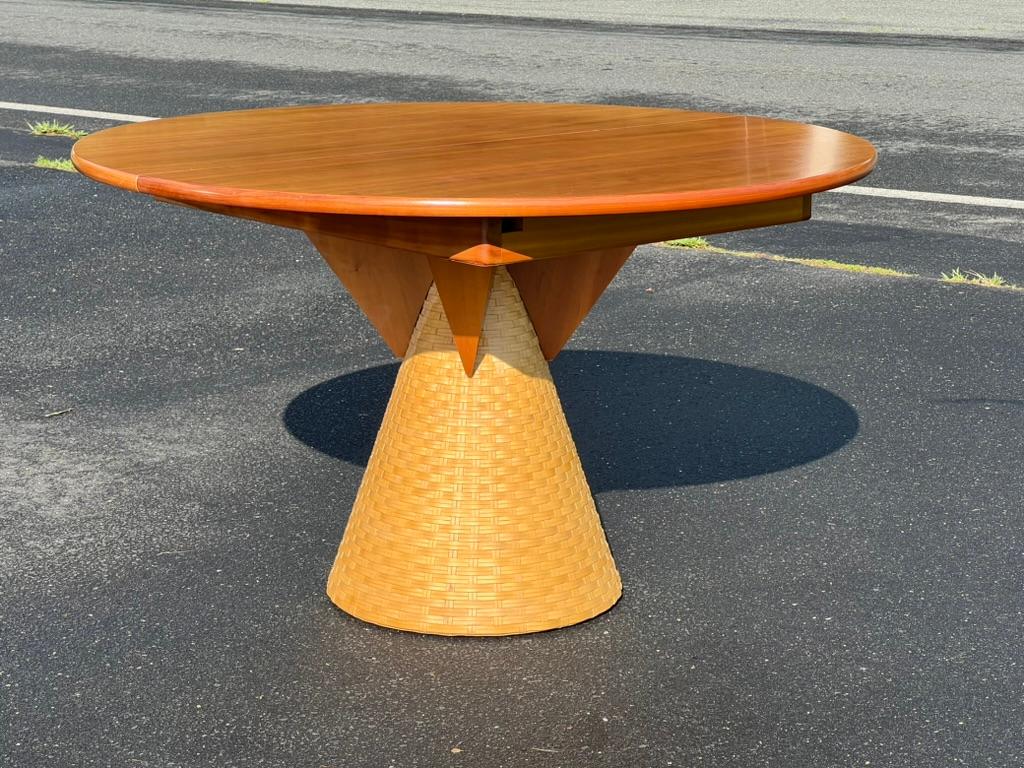 Vintage Italian Modern Dining Table on Rattan Base by Pierantonio Bonacina In Good Condition For Sale In Westfield, MA