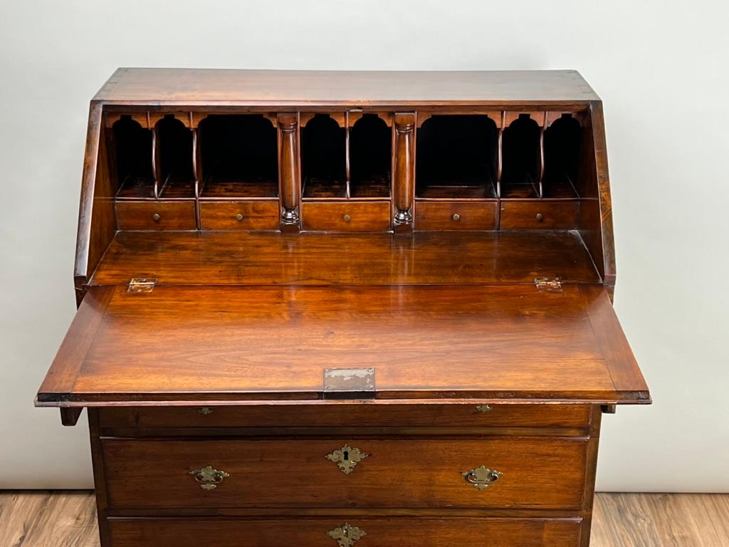 Antique RI or CT Chippendale Mahogany Slant Front Secretary c. Late 18th Century For Sale 6