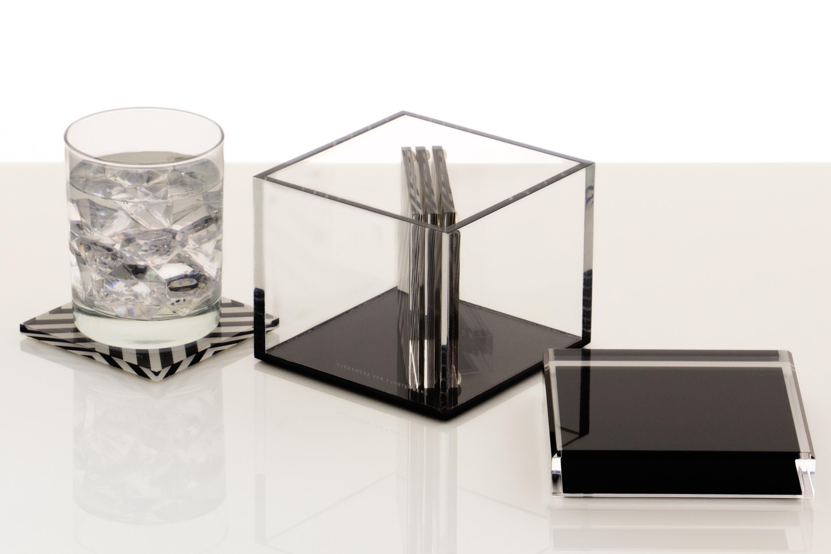 Américain Boîte cubique en acrylique noir par le Design Alexandra Von Furstenberg en vente