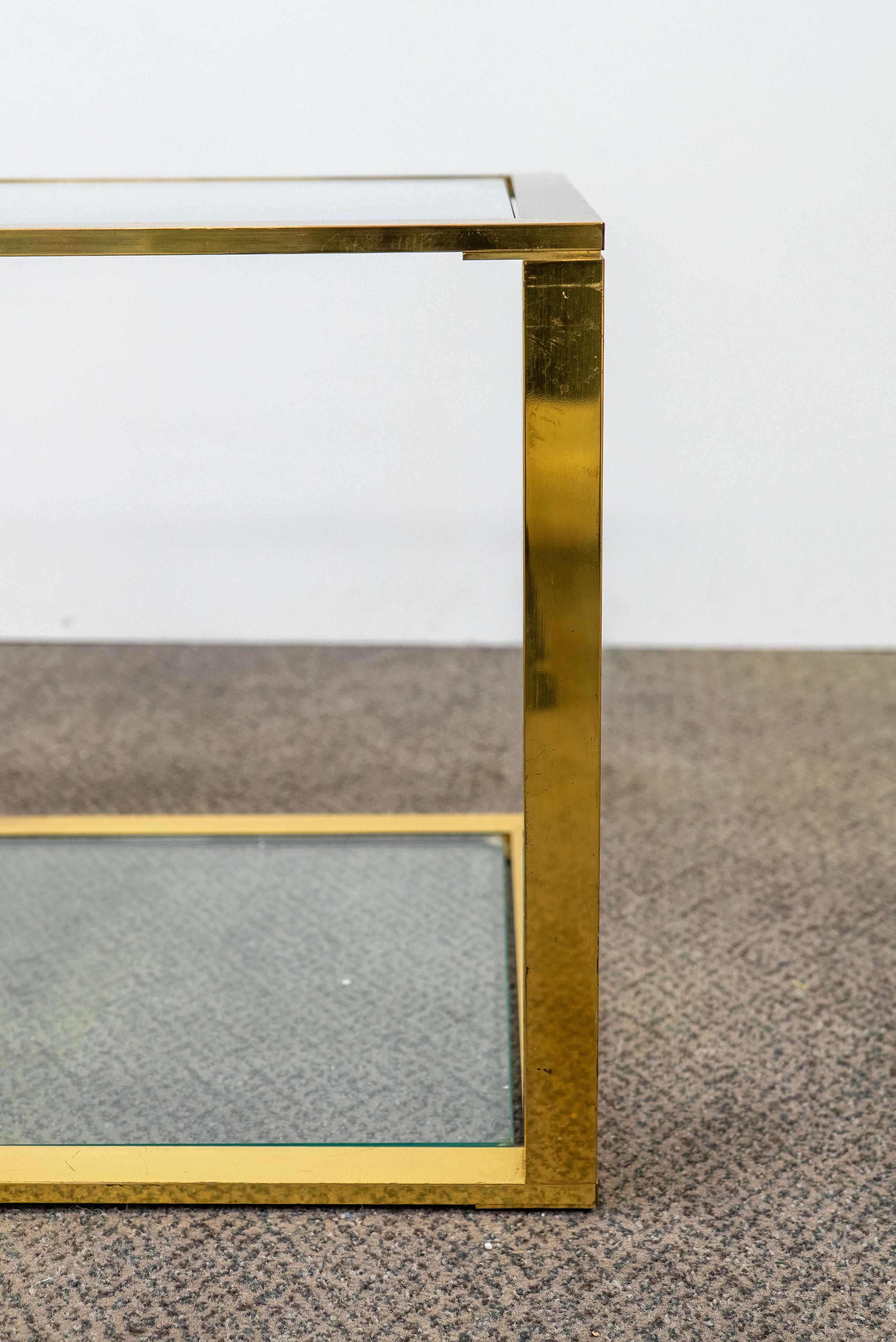 Pair of Cantilevered Brass and Glass Side Tables In Good Condition For Sale In Chicago, US