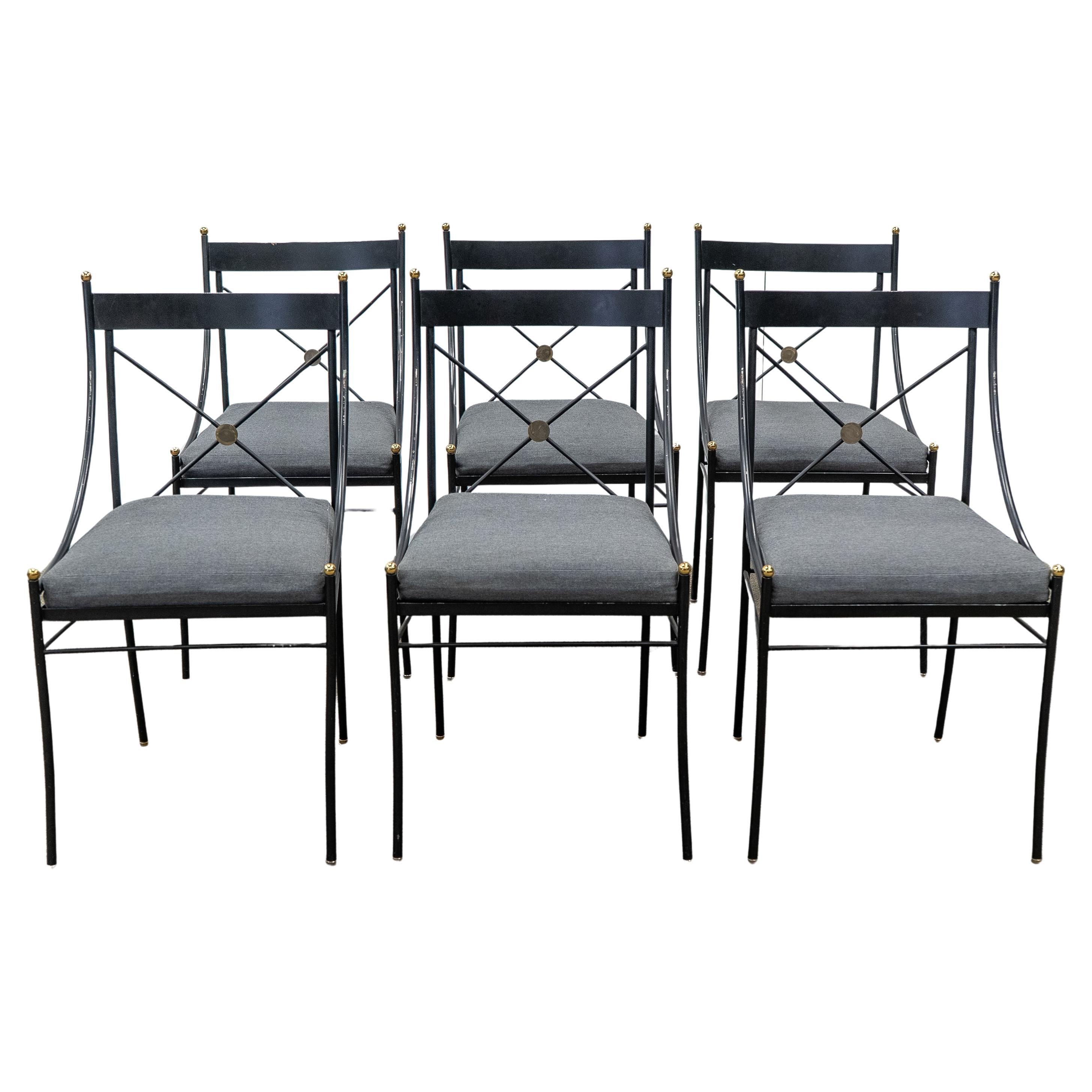 Ensemble de six chaises en fer de la Maison Jansen avec boules en laiton en vente