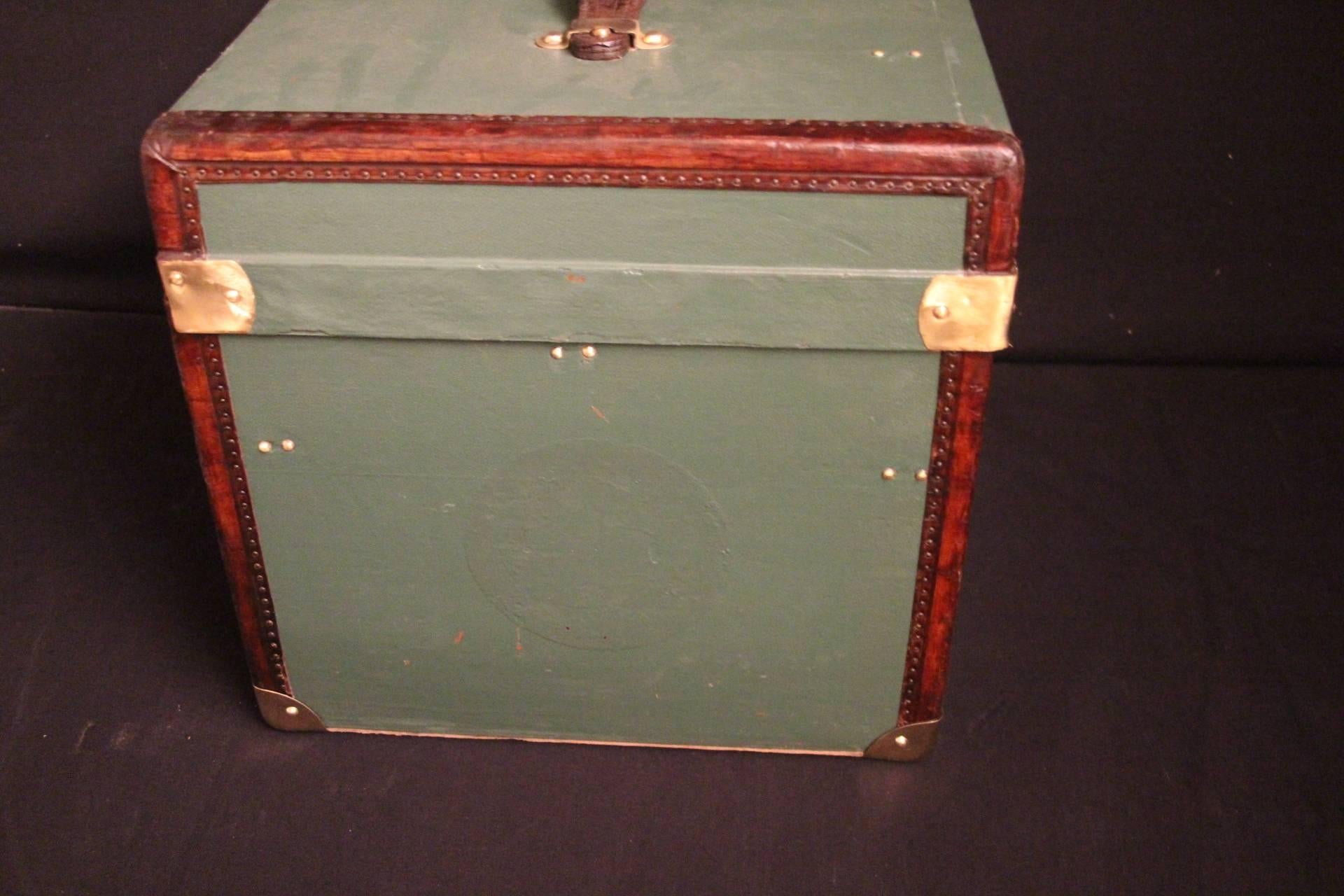 1930s French Green Canvas And Brass Fittings Hat Trunk 1
