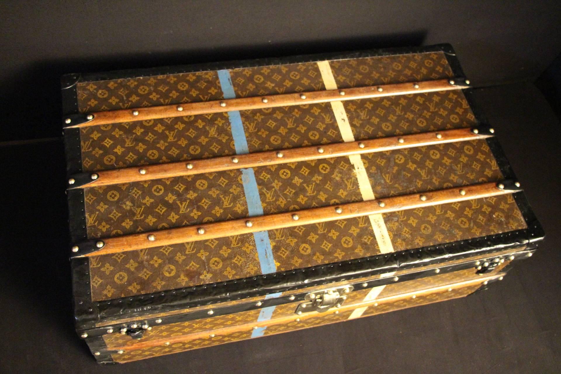 This beautiful Louis Vuitton trunk is stenciled monogram canvas and black steel trim.
It has a beautiful warm patina.
Its interior is all original, complete with its removable tray.
It is clean and fresh, perfect for all kind of