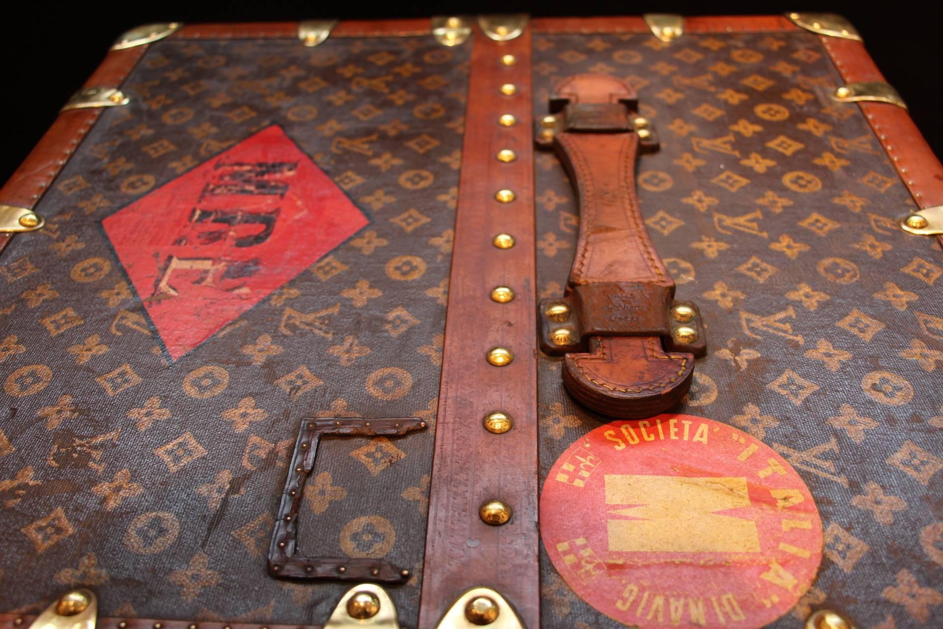 Early 20th Century 1930s Louis Vuitton Monogramm Canvas and Brass Fittings Wardrobe Steamer Trunk