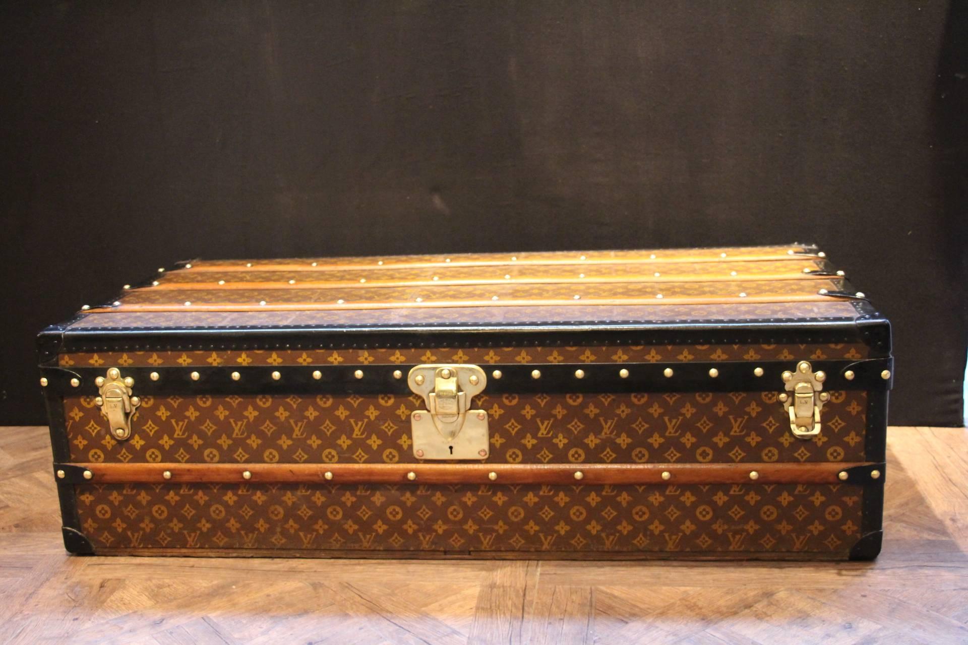 1930s Louis Vuitton Monogramm Canvas and Brass Fittings Cabin Steamer Trunk In Excellent Condition In Saint-Ouen, FR