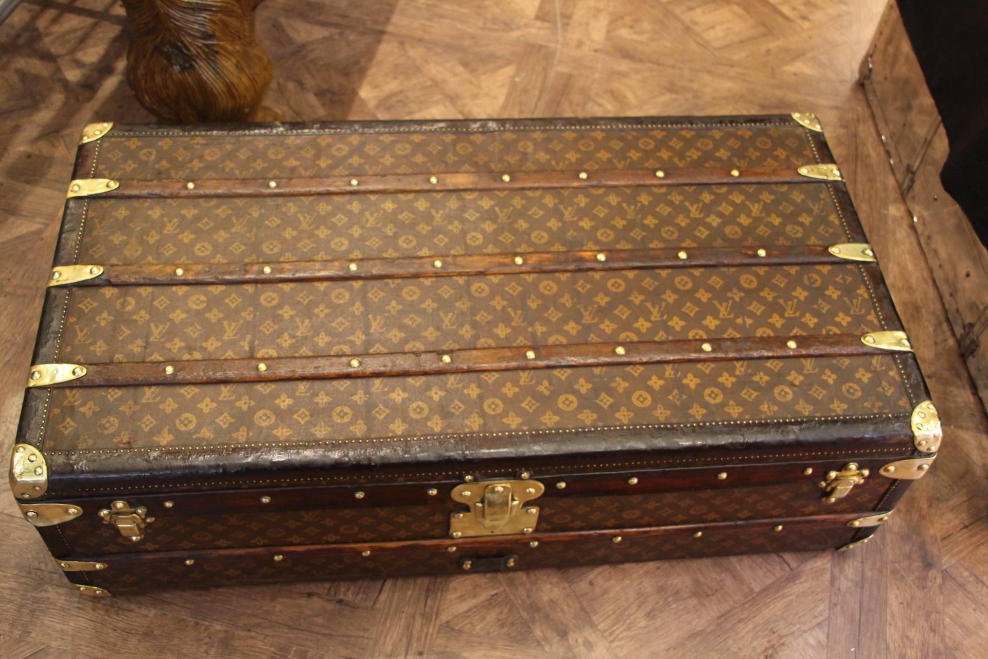 This steamer trunk is top of the range from Louis Vuitton.
It is a first edition one and features leather trim, brass locks, studs, corners and handles as well as stenciled monogramm canvas. Very elegant patina.
Original clean and nice interior with