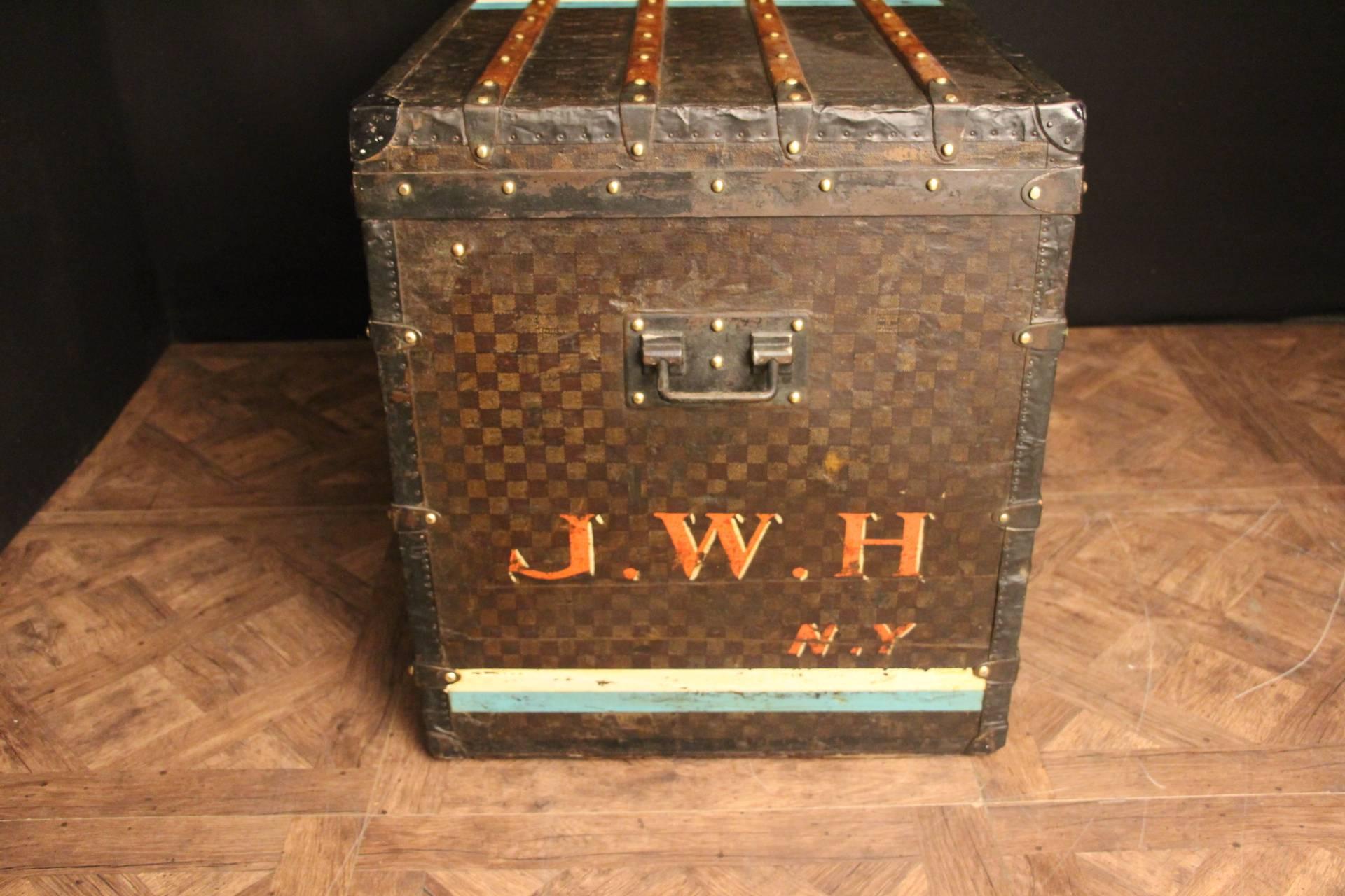 1890s Large Louis Vuitton Checkered Monogram Steamer Trunk, Malle Louis Vuitton In Excellent Condition In Saint-Ouen, FR