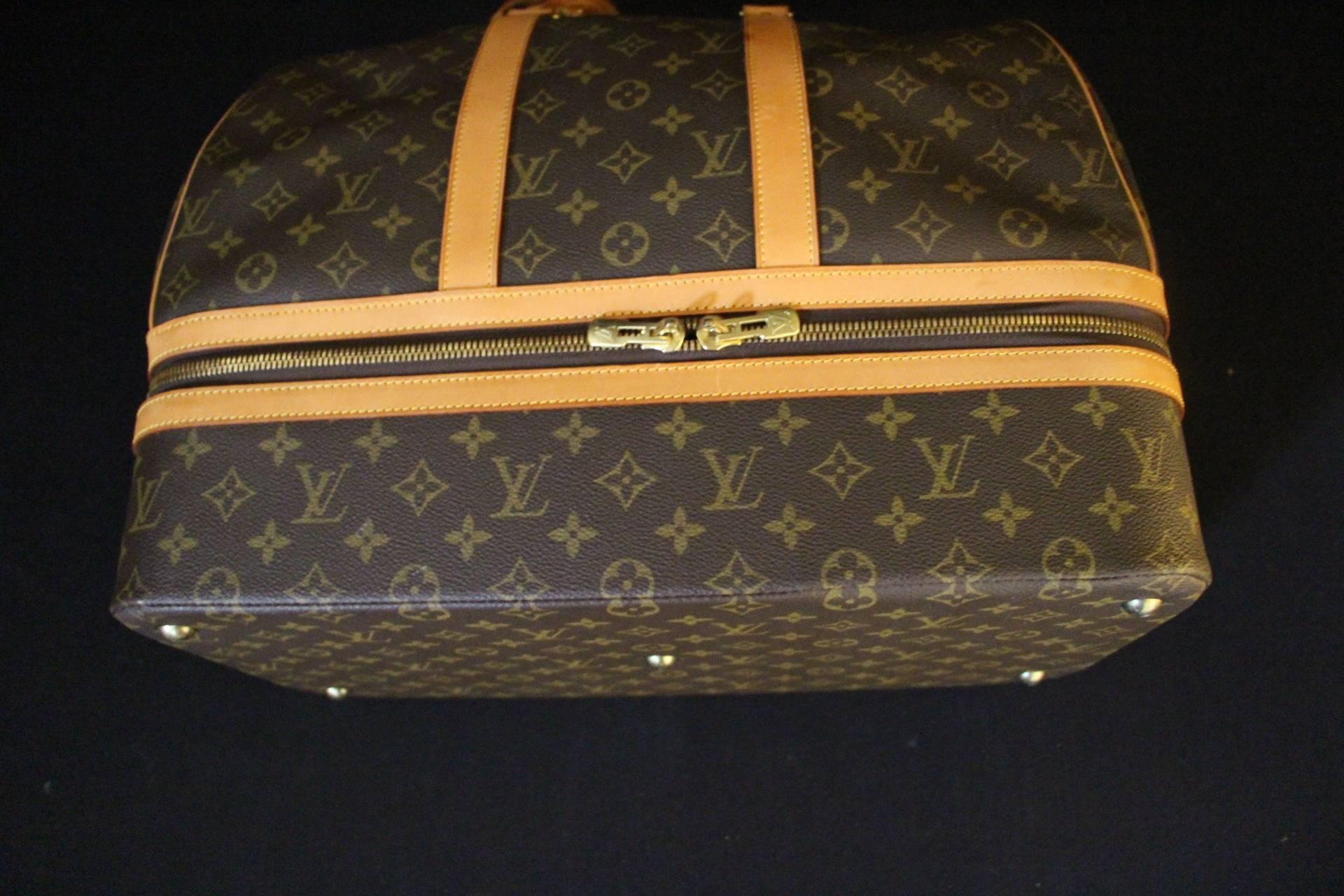 Large Louis Vuitton Travel Bag 4
