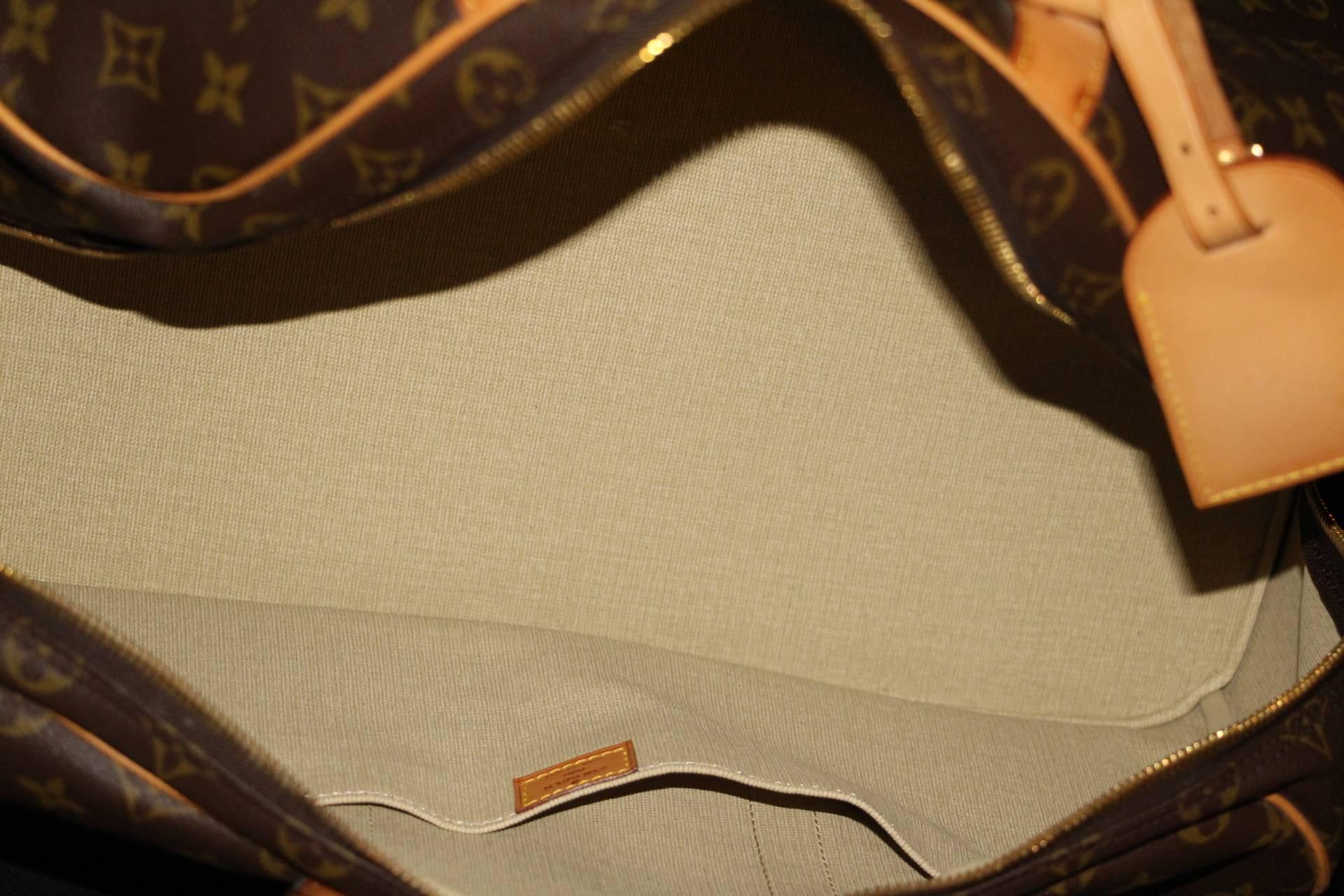 Large Louis Vuitton Travel Bag 5