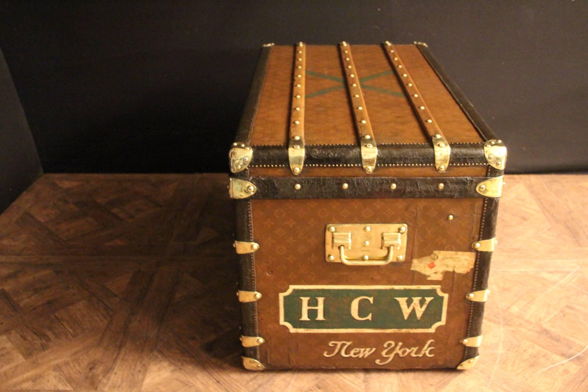  Louis Vuitton Monogram and Brass Fittings Courrier Steamer Trunk.Malle Vuitton In Excellent Condition In Saint-Ouen, FR