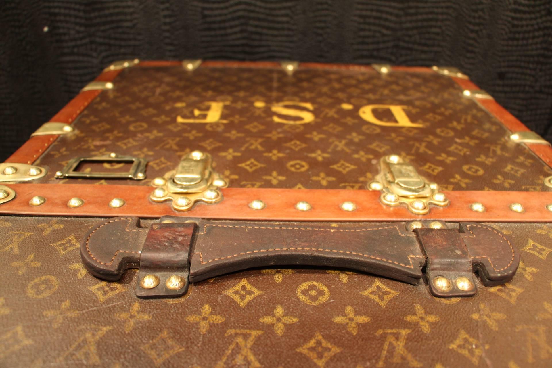 1920s Extra Large Louis Vuitton Wardrobe Steamer Trunk In Excellent Condition In Saint-Ouen, FR