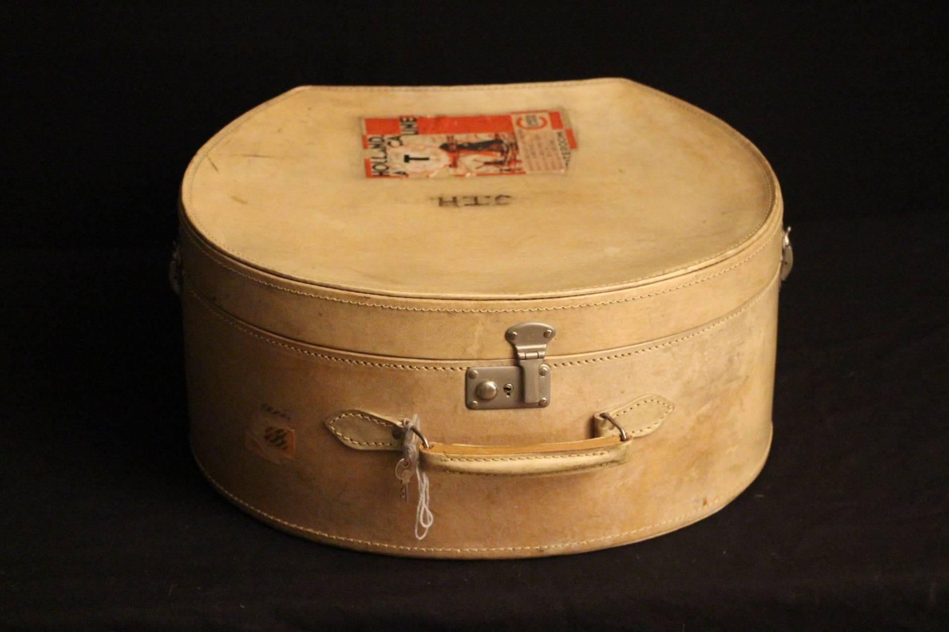 Mid-20th Century 1930s White Vellum Round Hat Trunk