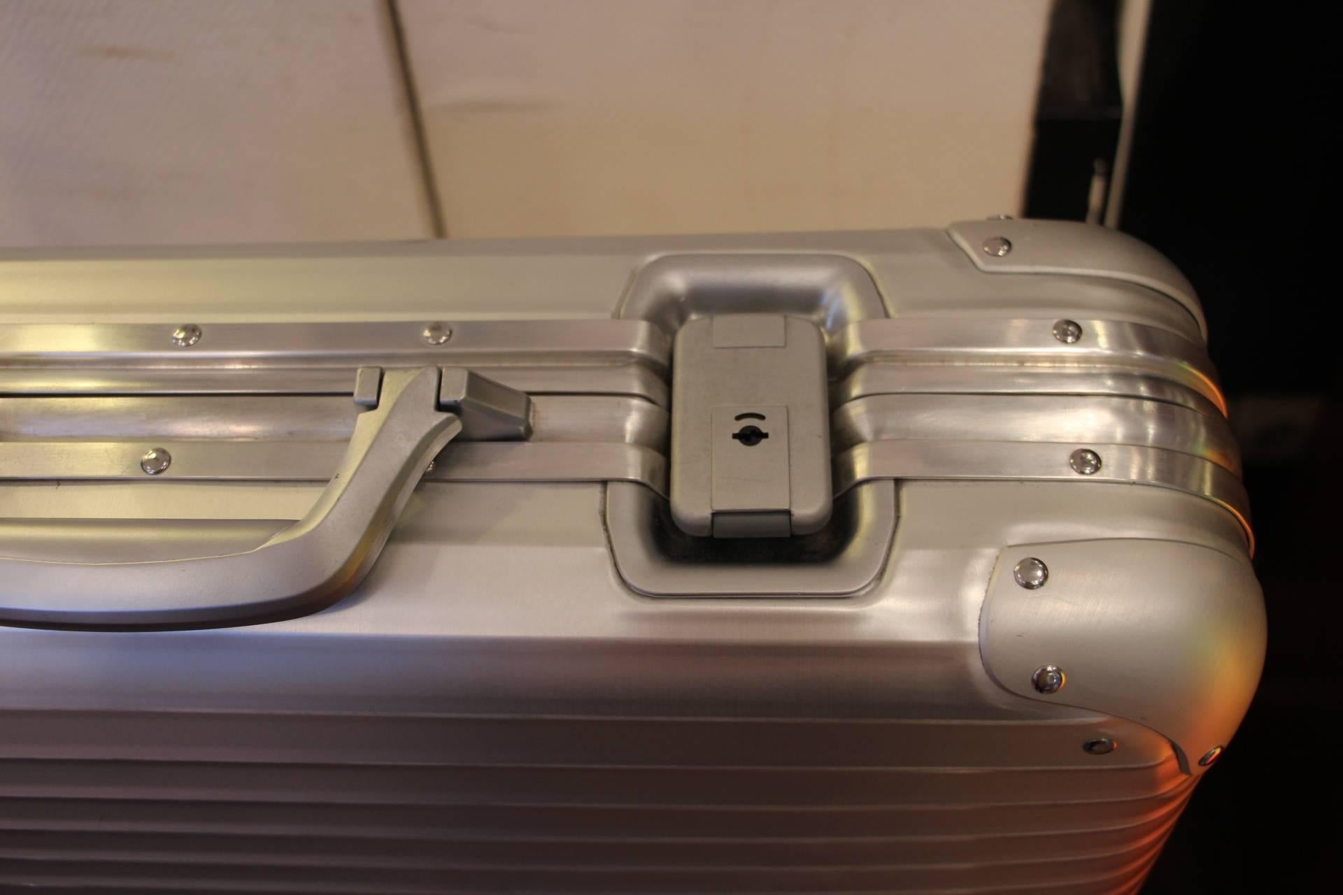 Schöner Rimowa Porsche Aluminiumkoffer mit originaler Innenausstattung.