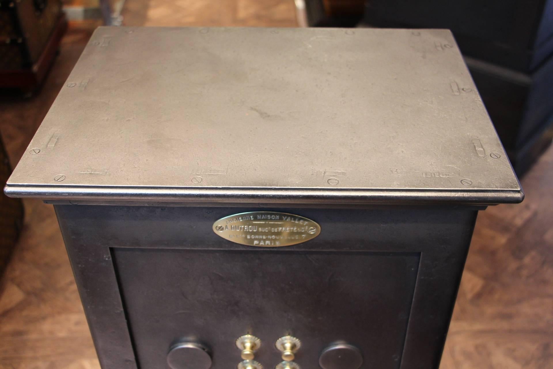 19th Century Black Steel and Iron Safe In Excellent Condition In Saint-Ouen, FR