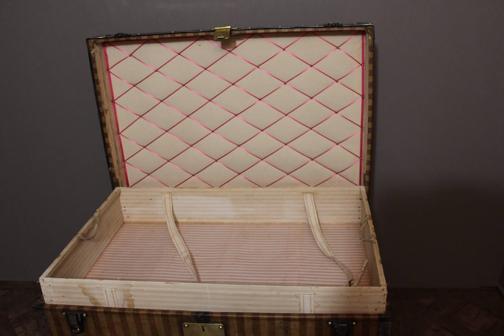 1870s Louis Vuitton Striped Canvas Steamer Trunk, Malle Louis Vuitton In Good Condition In Saint-Ouen, FR