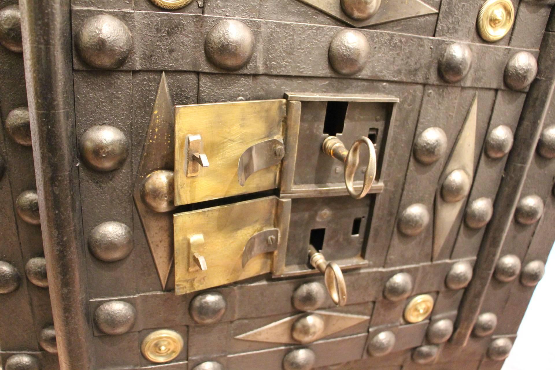 Late 19th Century 19th Century, Black Steel and Iron Safe with Its Keys and Working Combination