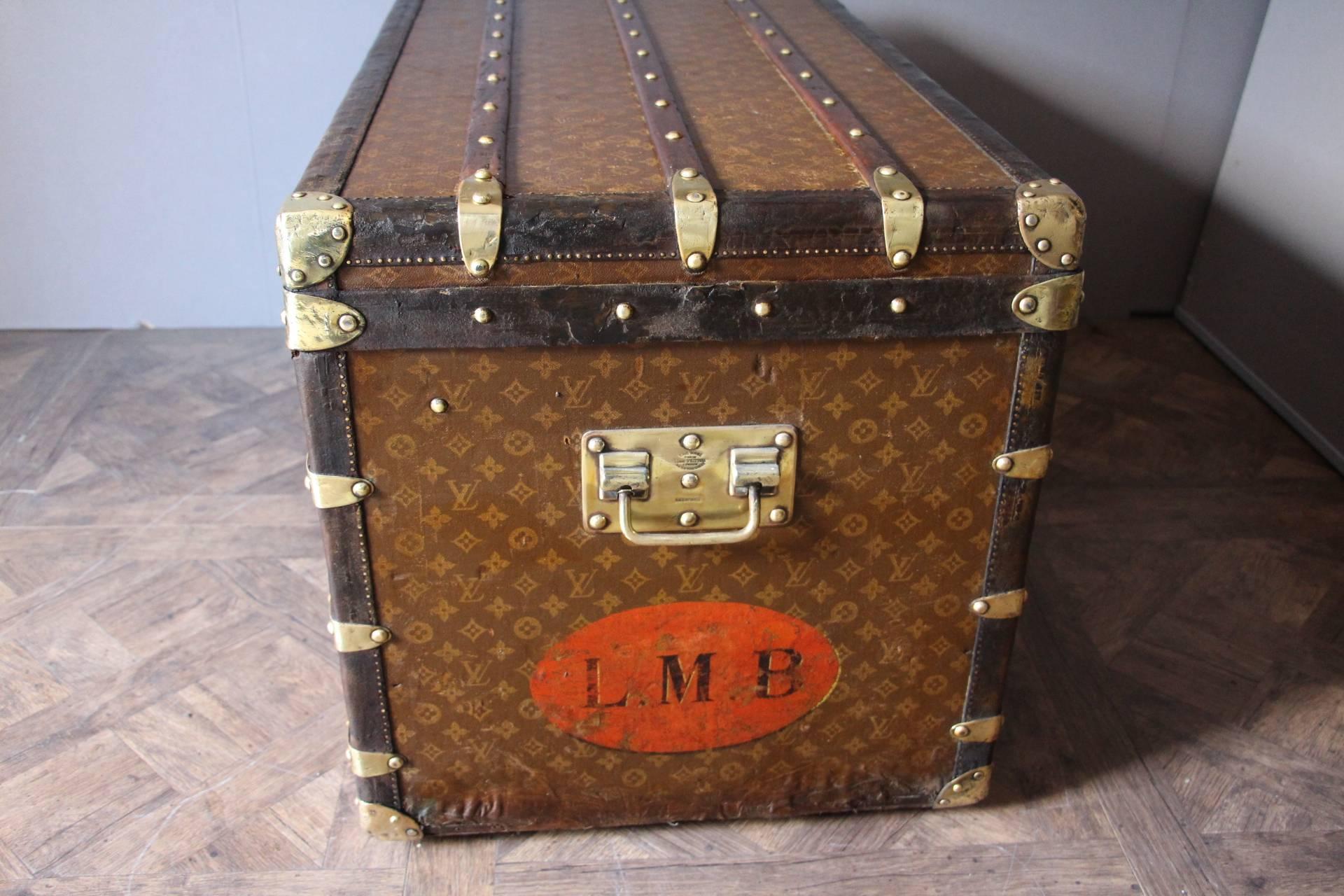 1930s Stenciled Monogram Louis Vuitton Trunk, Malle Louis Vuitton In Good Condition In Saint-Ouen, FR