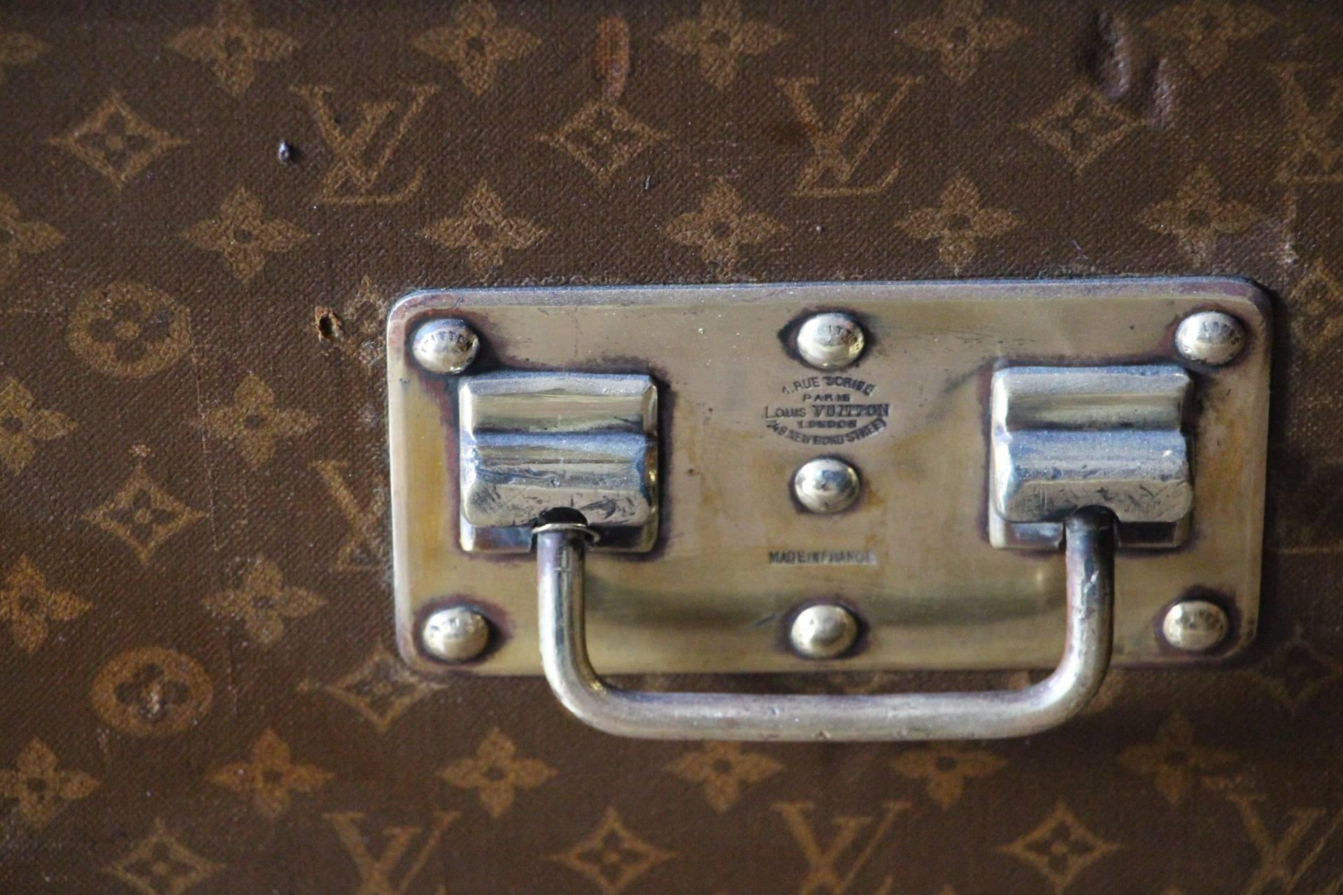 1930s Stenciled Monogram Louis Vuitton Trunk, Malle Louis Vuitton 1