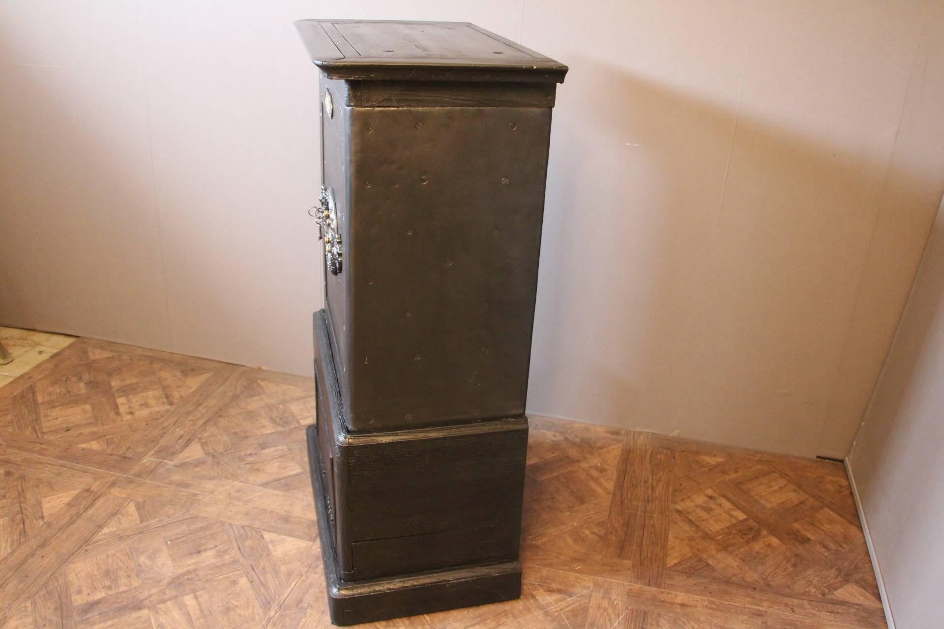 Black Steel, Iron and Wood Safe with All Keys and Working Combination by Petitje In Excellent Condition In Saint-Ouen, FR