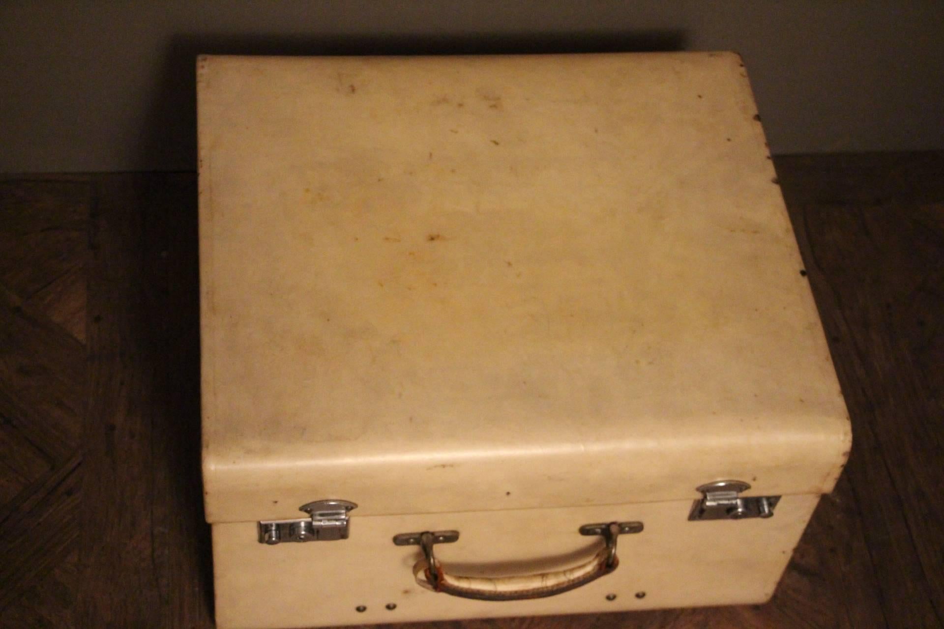 1920s Small Beige Vellum Steamer Trunk For Sale 1
