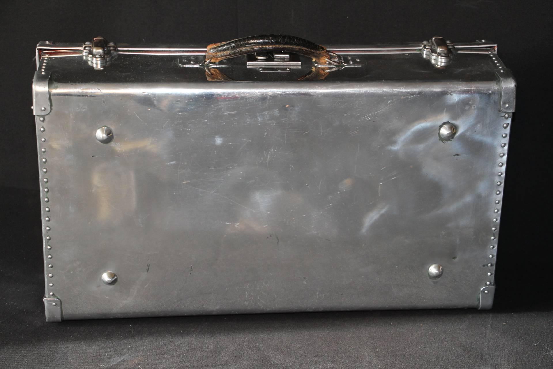 1940s Aluminum Suitcase In Excellent Condition In Saint-Ouen, FR