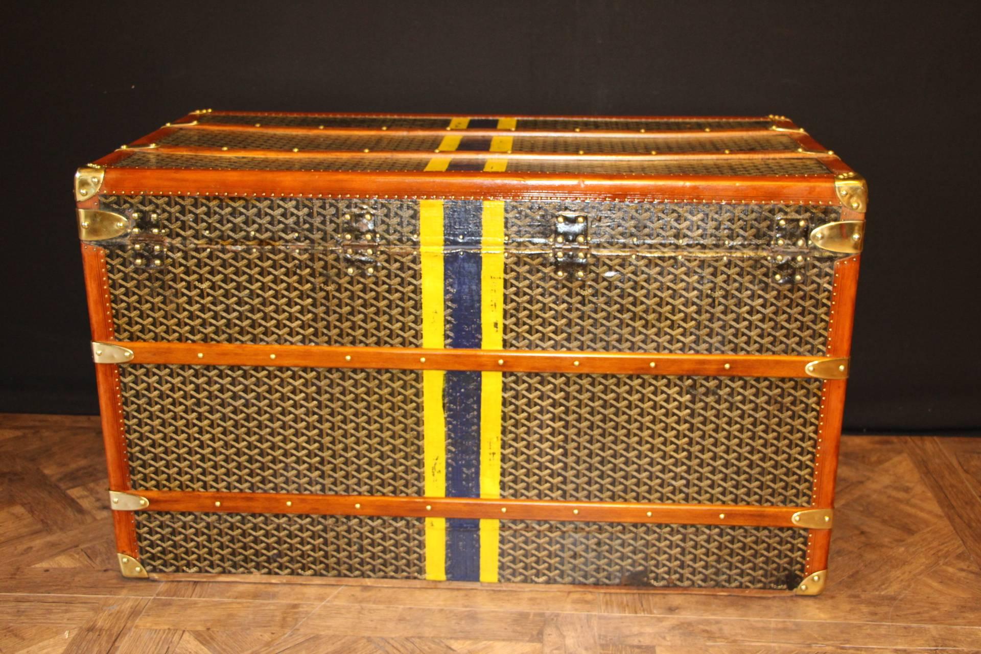 Early 20th Century Very Large 1920's Chevrons Canvas Goyard Steamer Trunk
