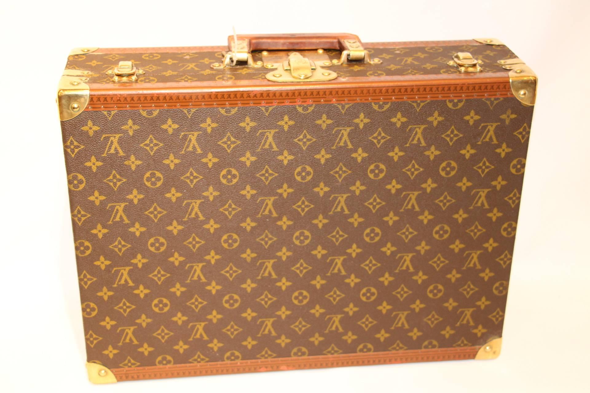 1970s Louis Vuitton Suitcase In Excellent Condition In Saint-Ouen, FR