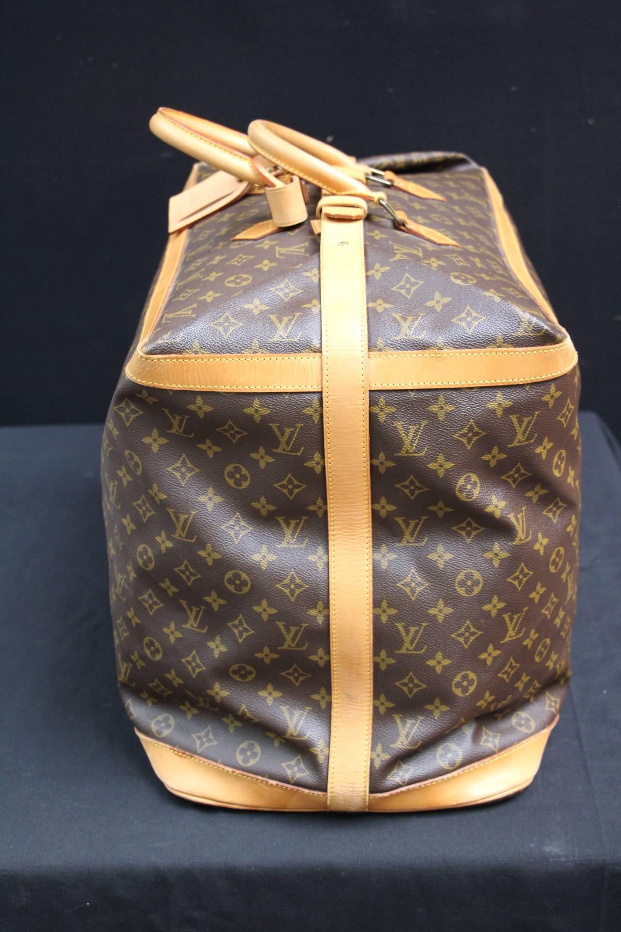 Louis Vuitton LargeTravel Bag In Excellent Condition In Saint-Ouen, FR