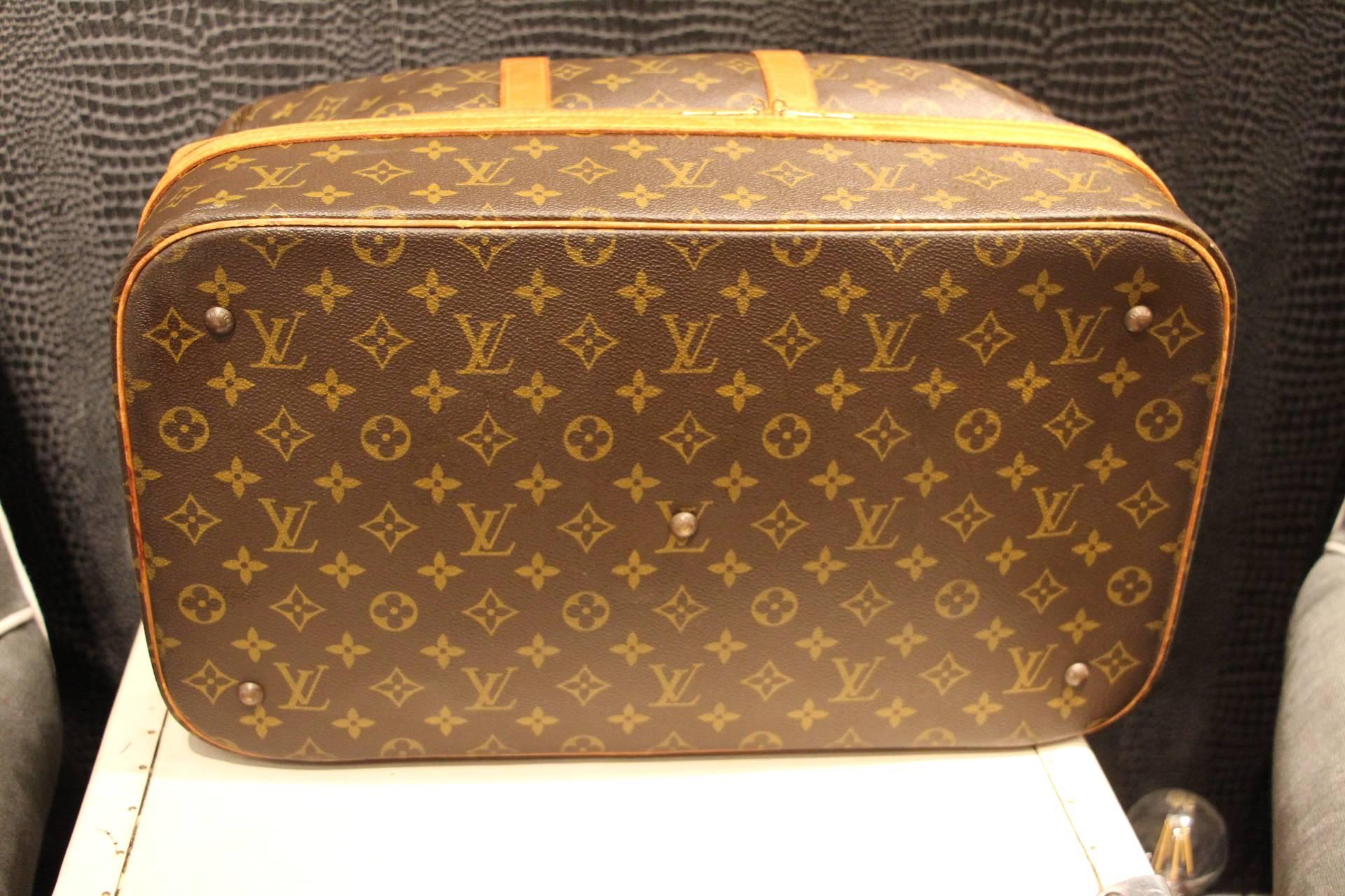 Louis Vuitton Largetravel Bag 1