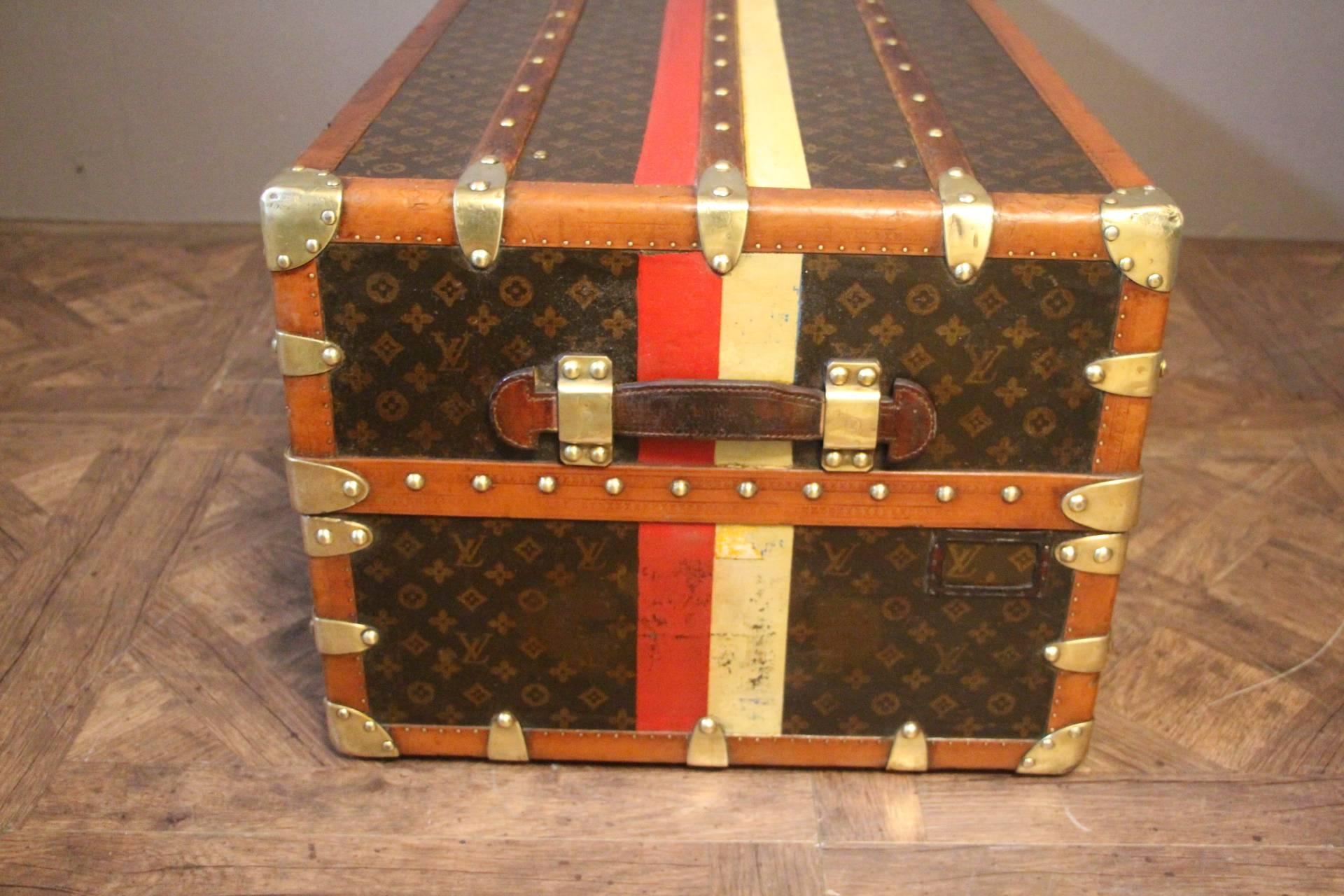 1930s, Louis Vuitton Wardrobe Trunk in Monogram, Double Hanging Section 1