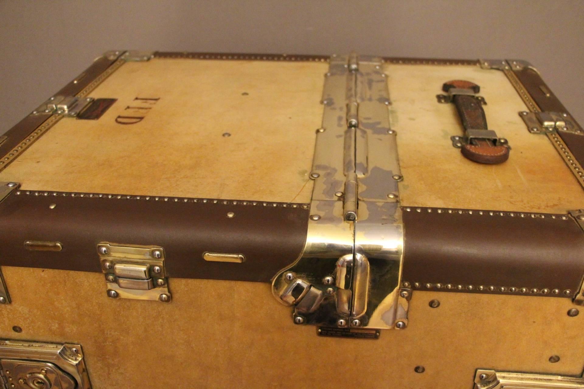 1930s Hartmann Beige Leather Turntable Wardrobe Fitted Steamer Trunk In Excellent Condition In Saint-Ouen, FR