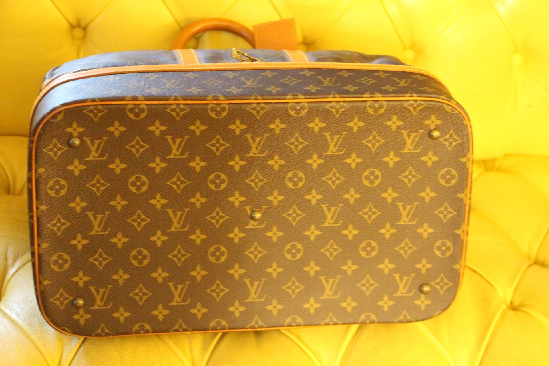 Large Louis Vuitton Travel Bag 2