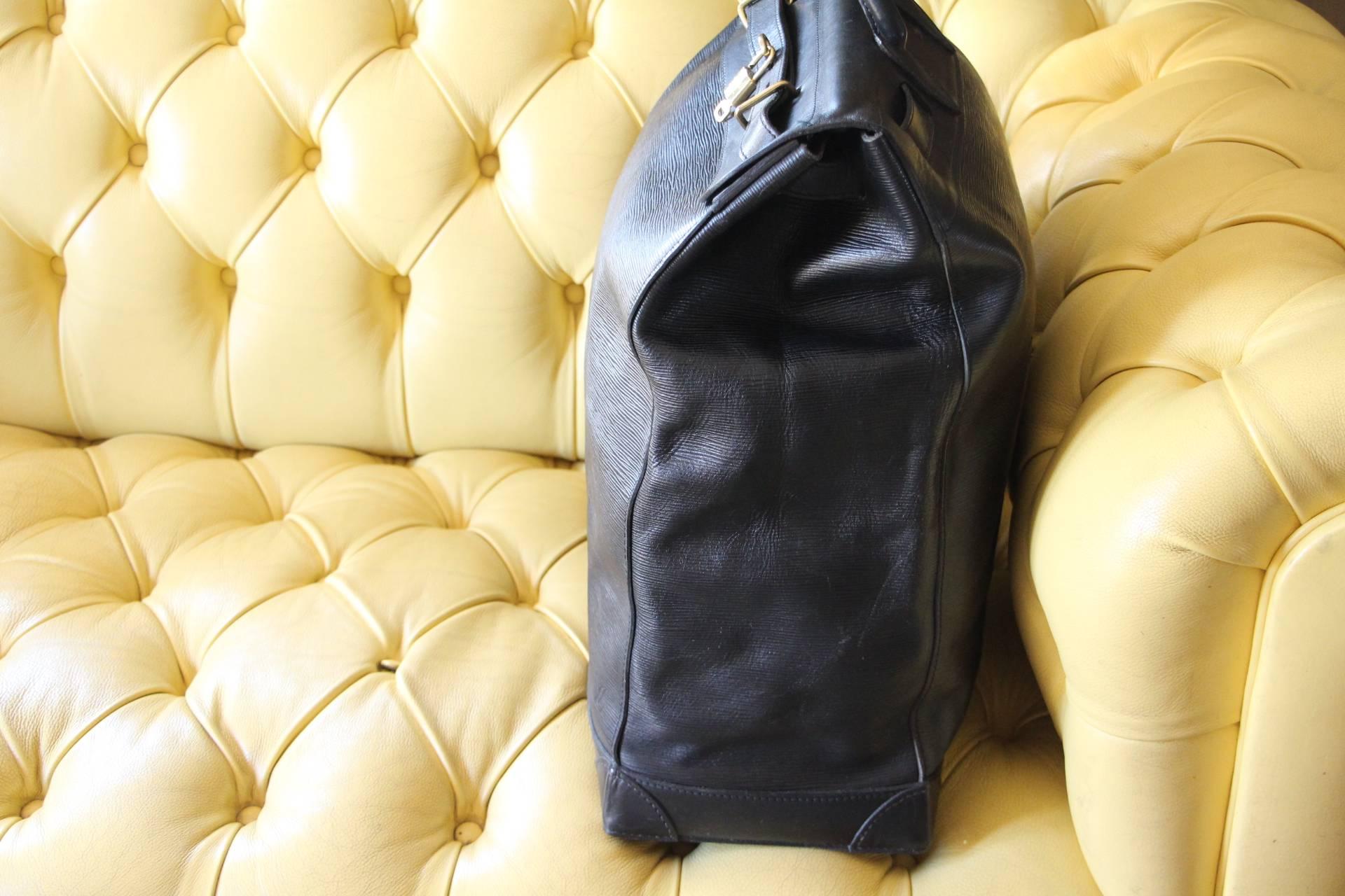 Louis Vuitton Steamer Bag Epi Leather, Deep Black Color In Good Condition In Saint-Ouen, FR