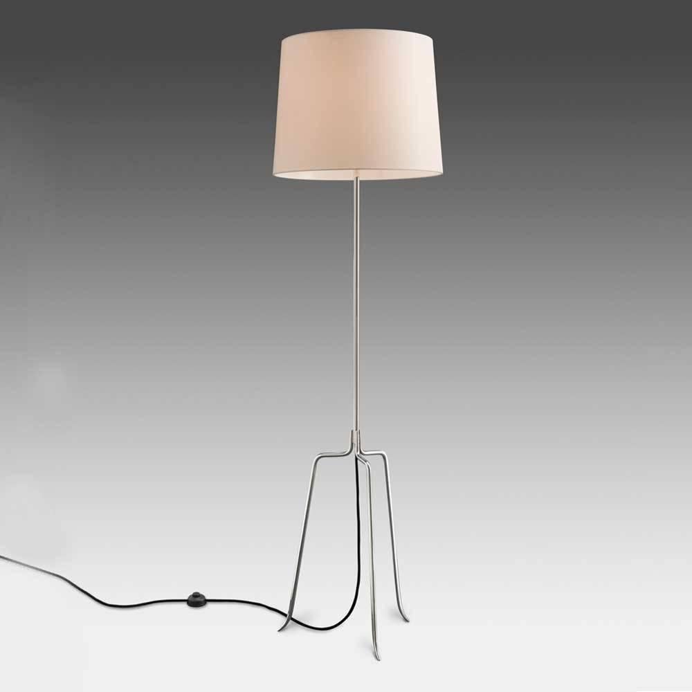 J.T. Kalmar conceived Dreistelz as the freestanding counterpart to his line of suspended luminaires: Slim tubing rests atop an organic tripod of legs and it is fitted with a slightly oversize natural-silk shade. Confident in Dreistelz’s