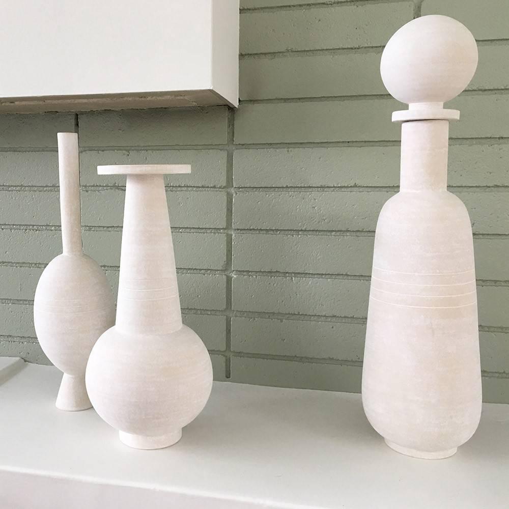 With a focus on handcrafted ceramic objects, Eric Roinestad produces unique sculptural objects, home accessories, furniture and lighting. The current collection takes inspiration from both the natural landscape of Southern California and the design